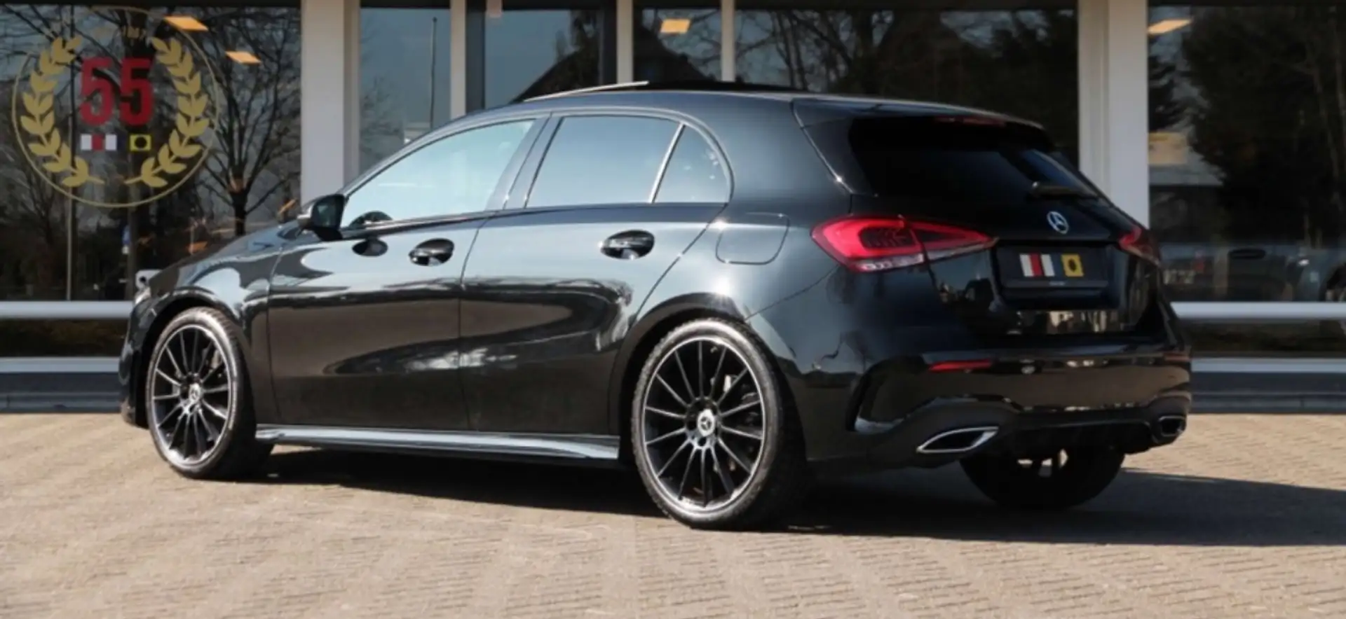 Mercedes-Benz A 250 Premium Plus crna - 1