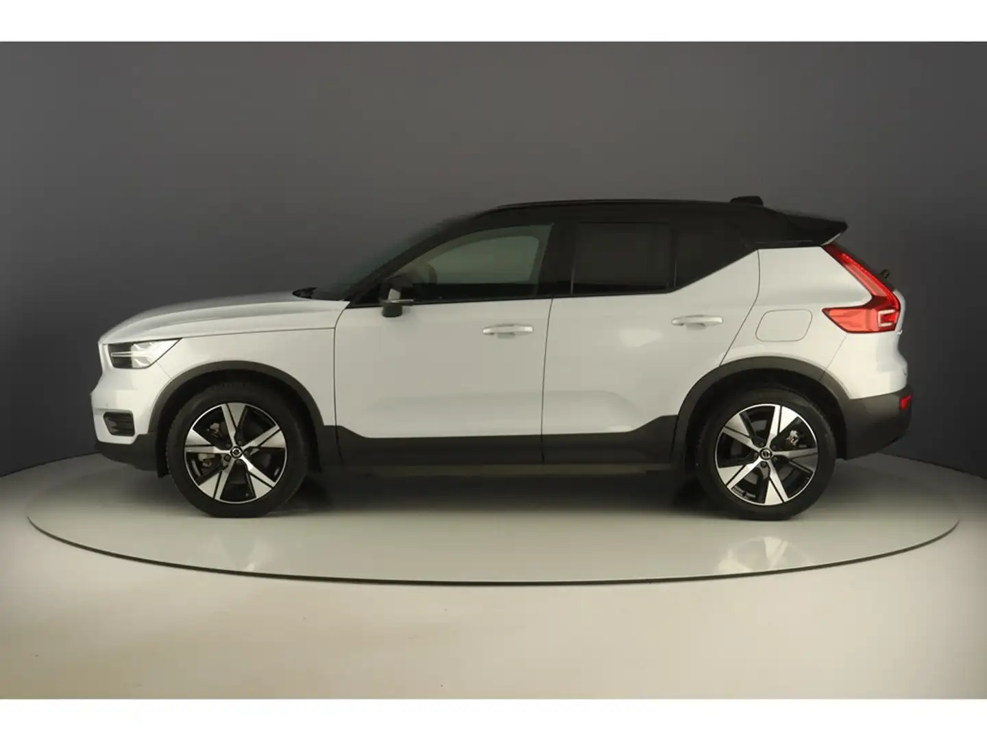 Volvo XC40 Recharge Twin Plus 408pk Plateado - 2