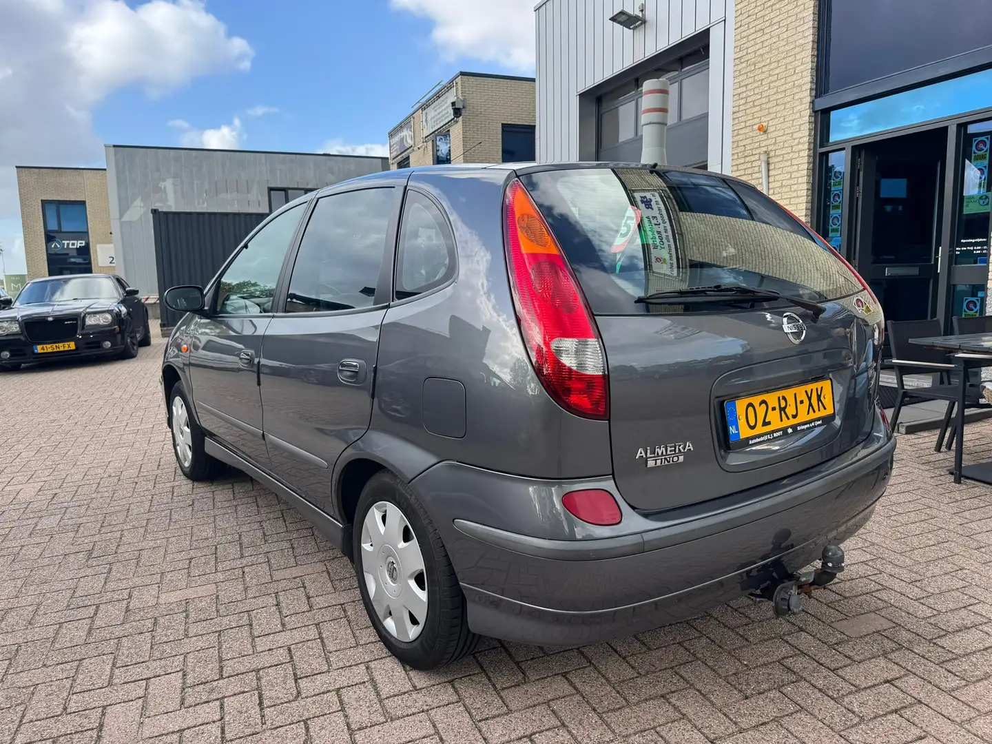 Nissan Almera Tino 1.8 Acenta- trekhaak- camera-nap Grau - 2