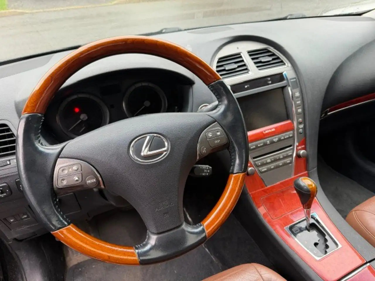 Lexus ES снимка Lexus ES