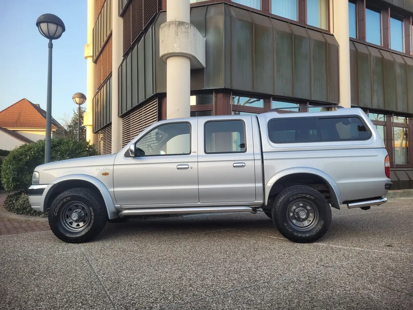 Ford Ranger Ranger Pick-Up 4x4 XLT HARDTOP-AHK-LKW-ZULASSUNG ! Silber - 1