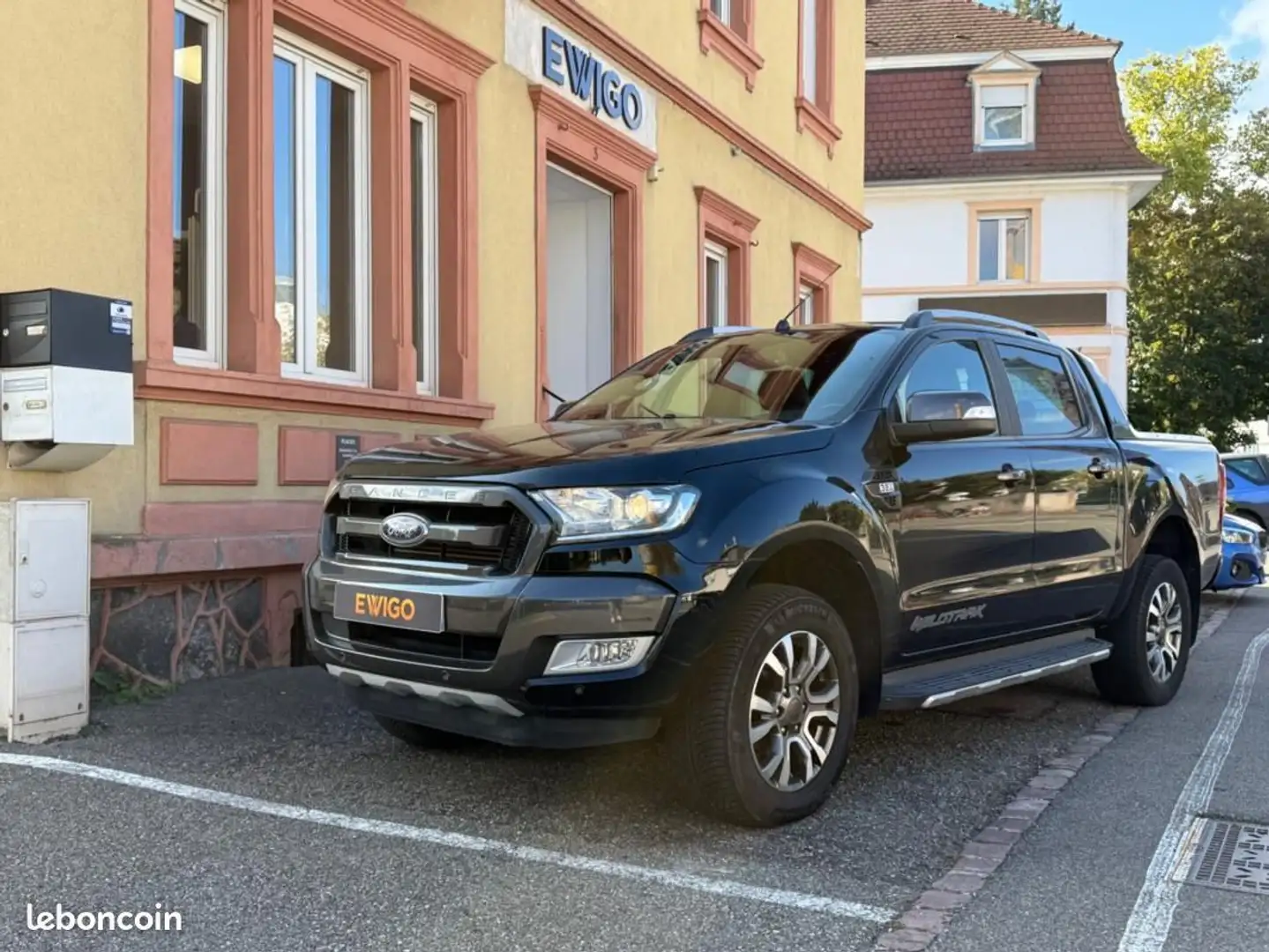 Ford Ranger DOUBLE CABINE 3.2 TDCI 200 WILDTRAK 4X4 BVA CAMERA DE RECUL -GARANTIE 6 MOIS Negro - 1