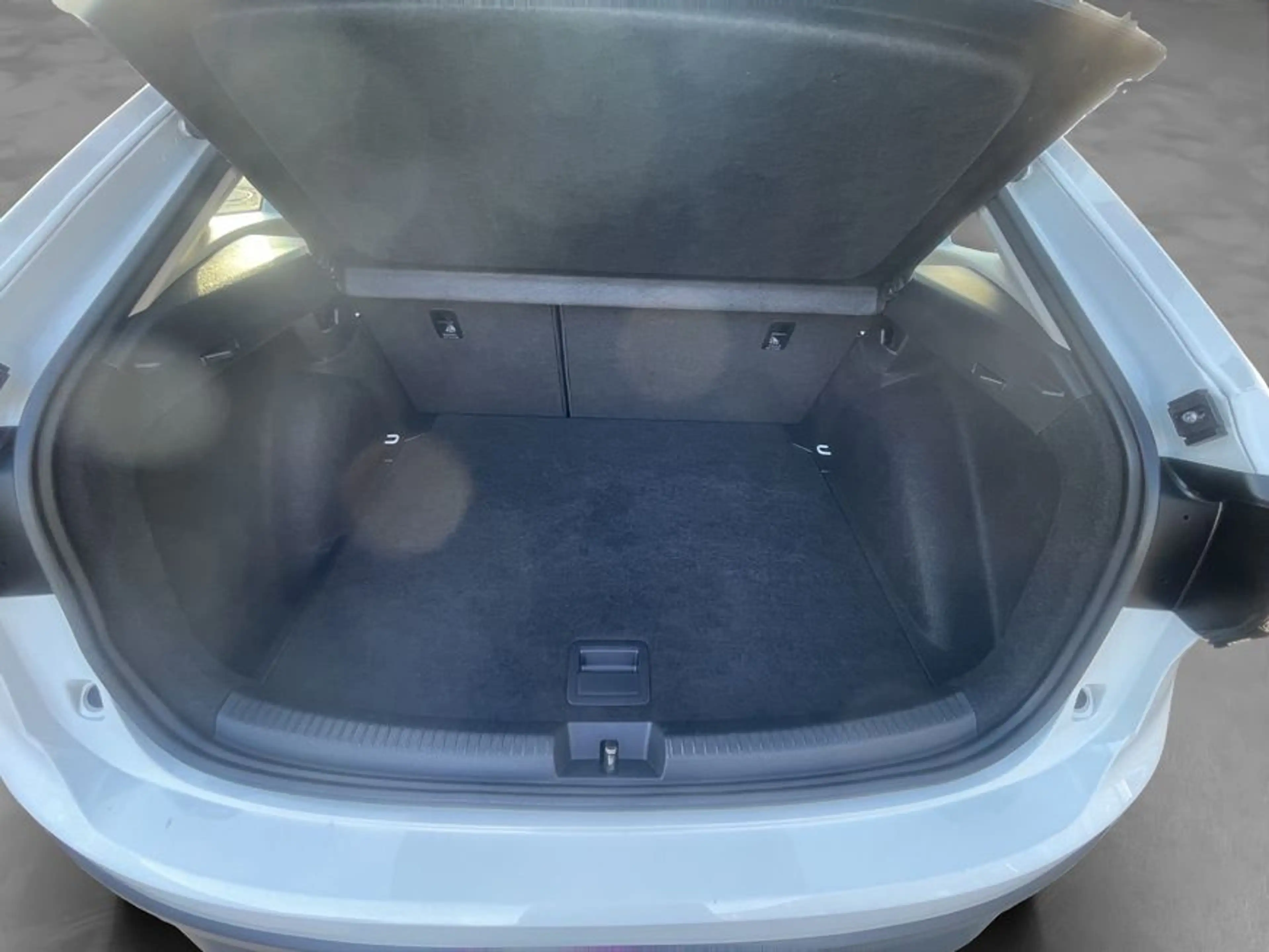 Volkswagen Taigo 1.0 TSI -Life- LED/ Navi/ GJR — photo 5