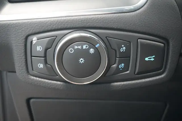 Ford Galaxy view 14