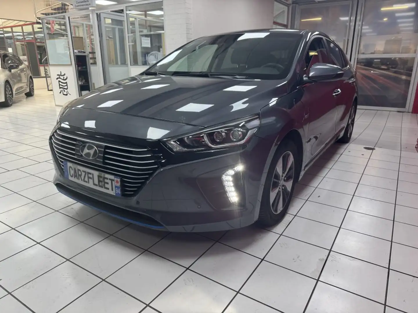 Hyundai IONIQ BERLINE Plug-in 141ch EXECUTIVE/ 1 ERE MAIN/TVA RECUP Gris - 2