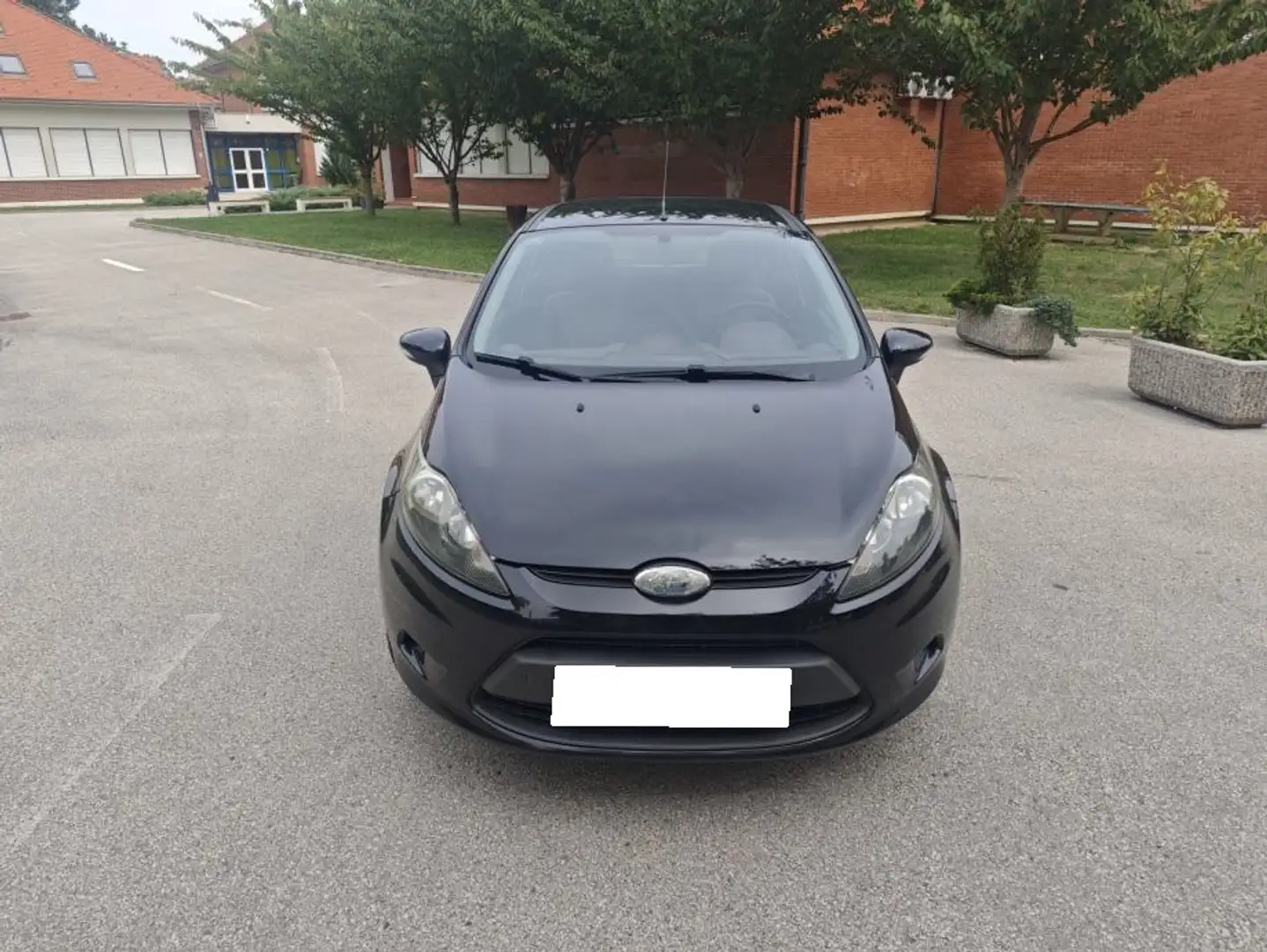 Ford Fiesta Fiesta 1.8 Tbo DGhia Newport Année 2011 - 2