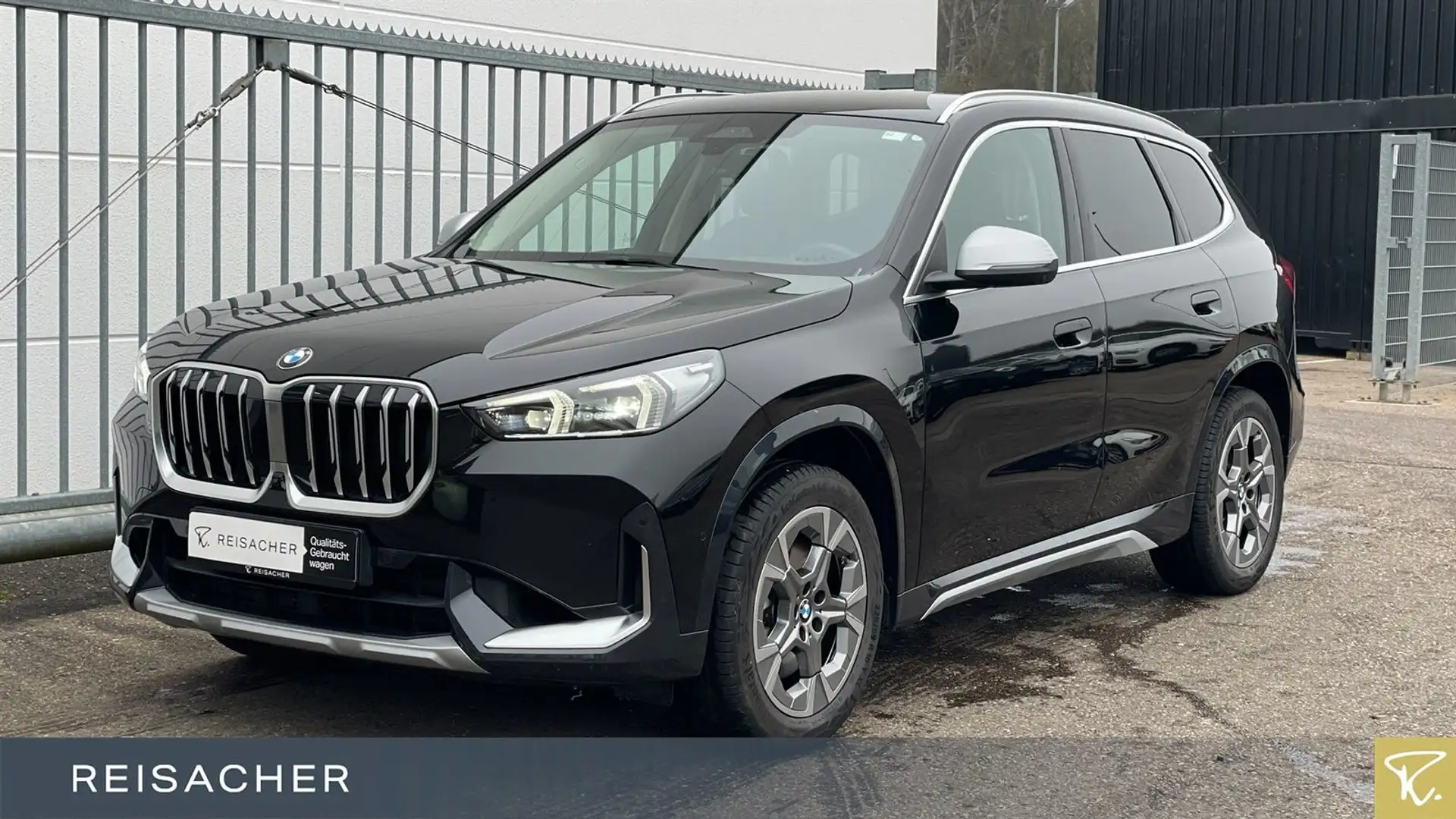 BMW X1 xDrive23i X-Line AHK eSitz+Mem adapLED HUD Schwarz - 1
