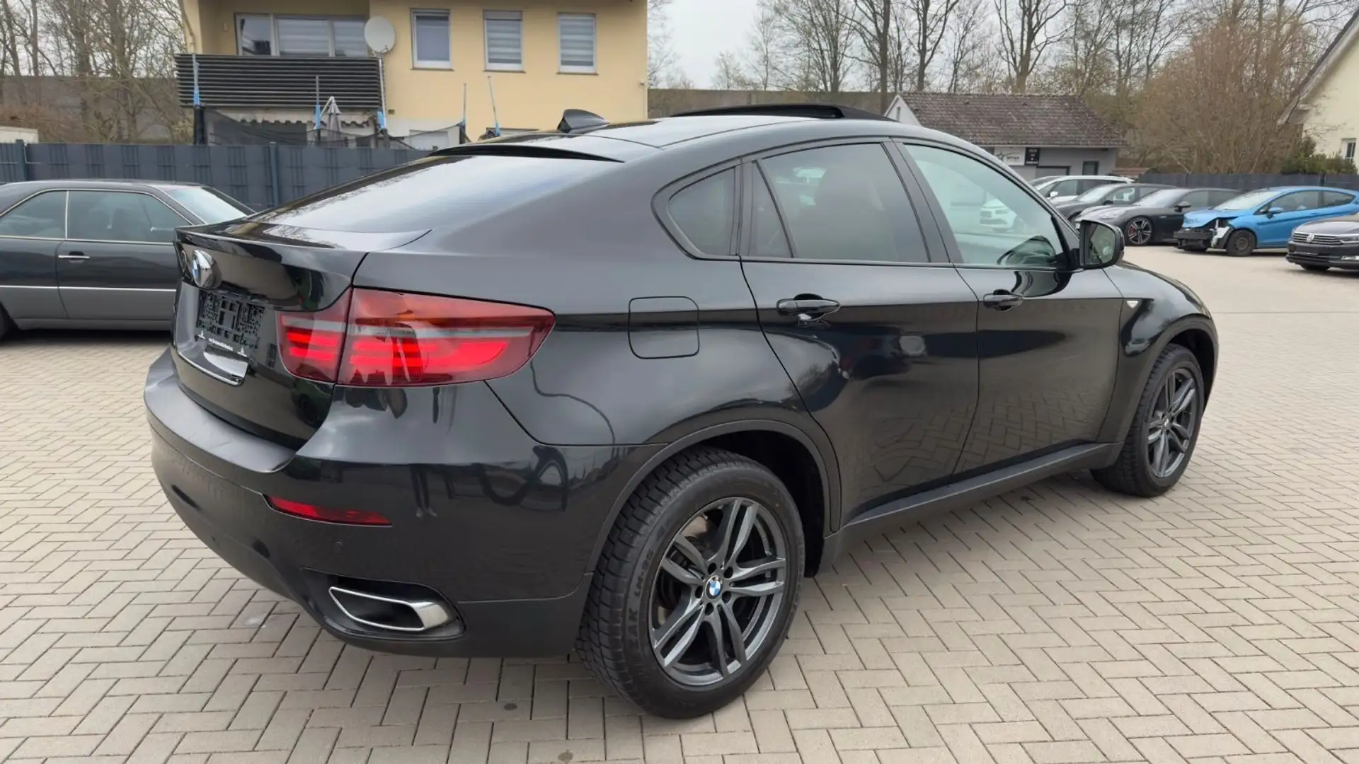 BMW X6 xDrive35d Individual-Kamera-Xenon-AHK-Keyless Noir - 2