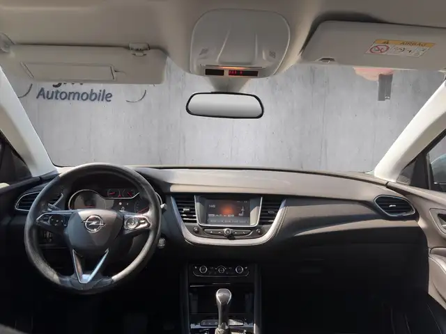 Opel Grandland view 13