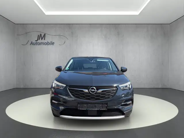Opel Grandland view 3
