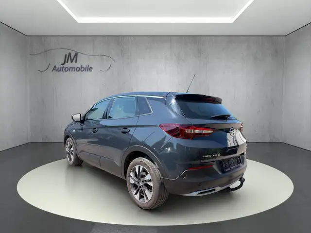 Opel Grandland view 5