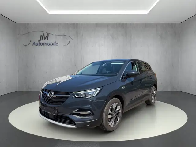 Opel Grandland view 2