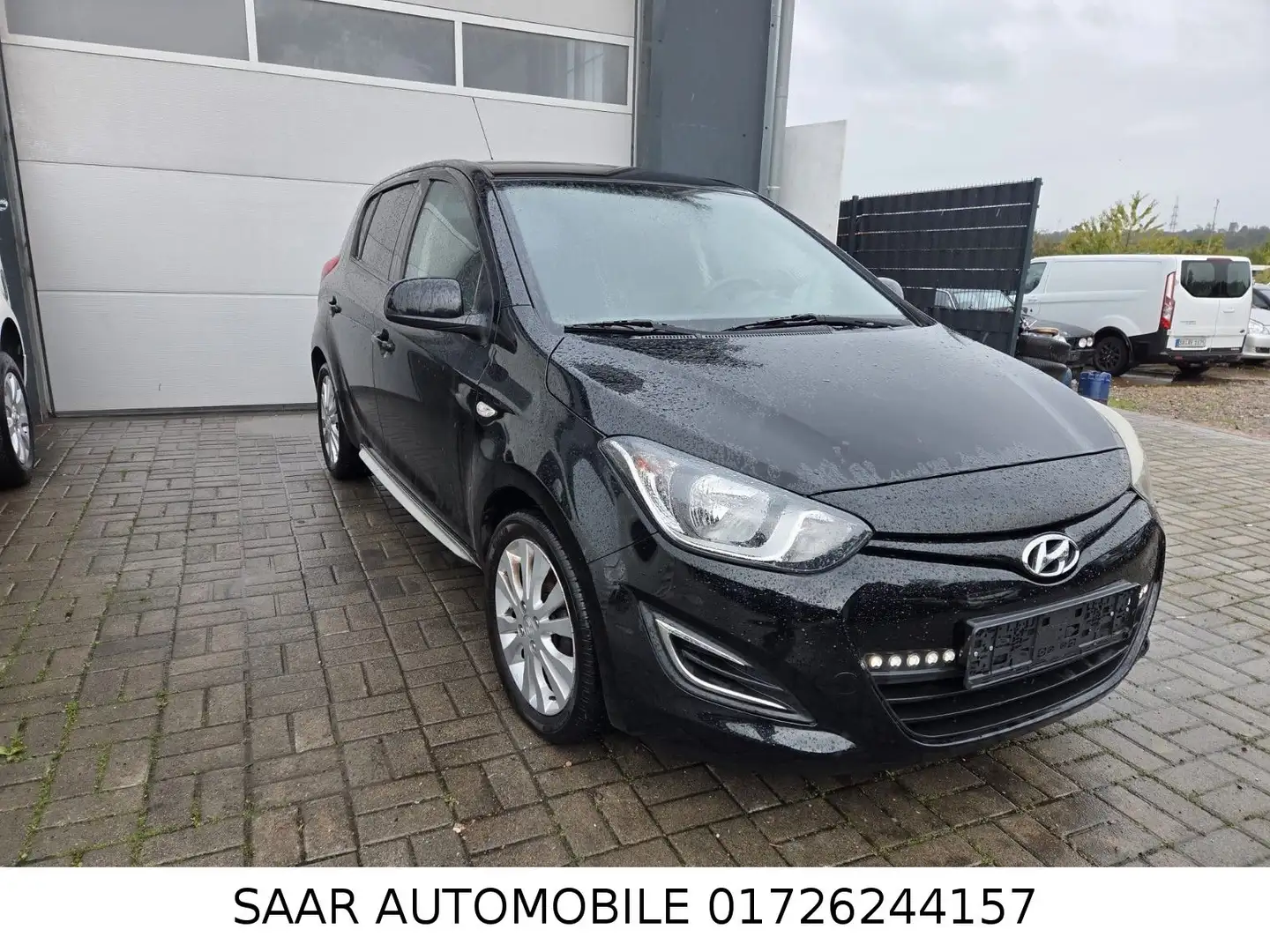 Hyundai i20 Classic 1.1CRDI +MOTORSCHADEN* Schwarz - 1