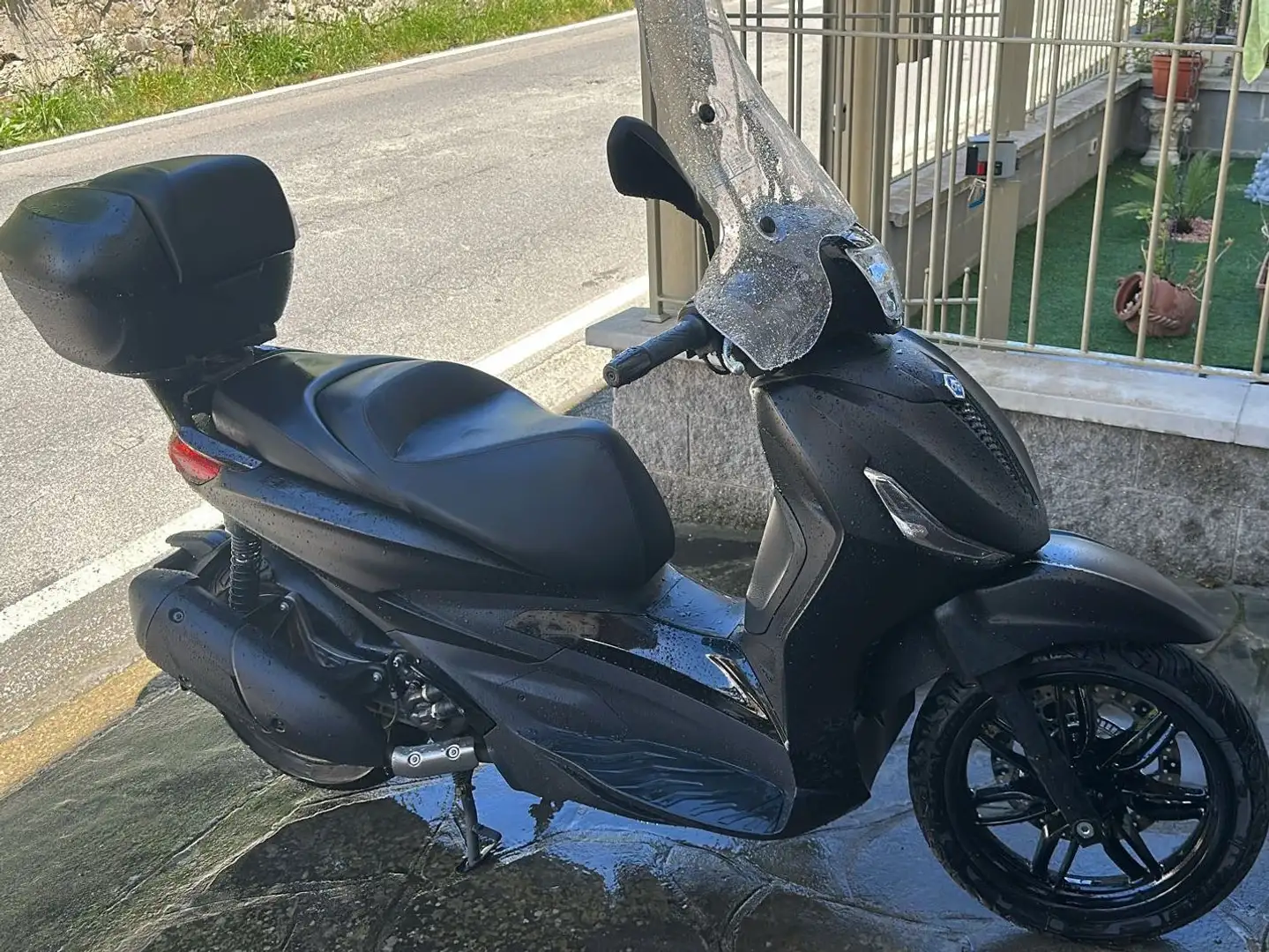 Piaggio Beverly 300 Deep black Negru - 1