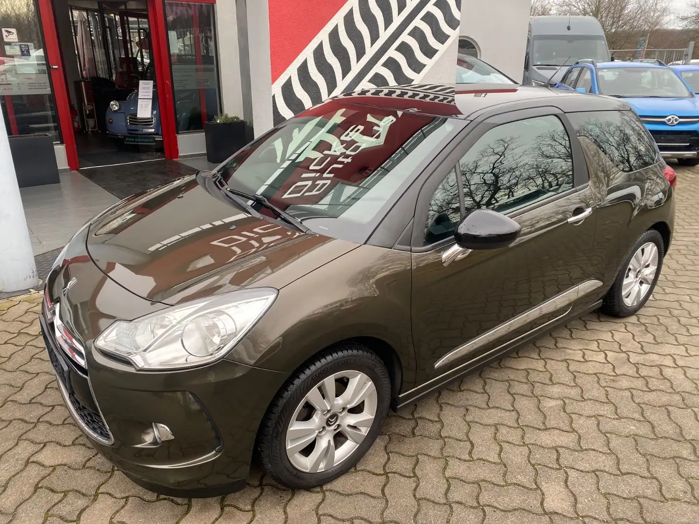 Citroen DS3 SoChic Klimaautom Tempom PDC NUR 32tkm Braun - 2