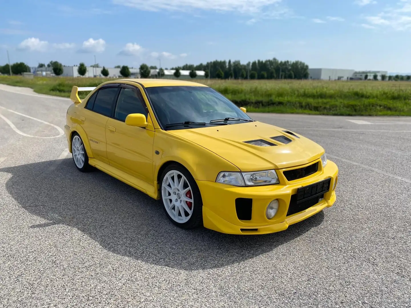 Mitsubishi Lancer Evo V LHD - 2