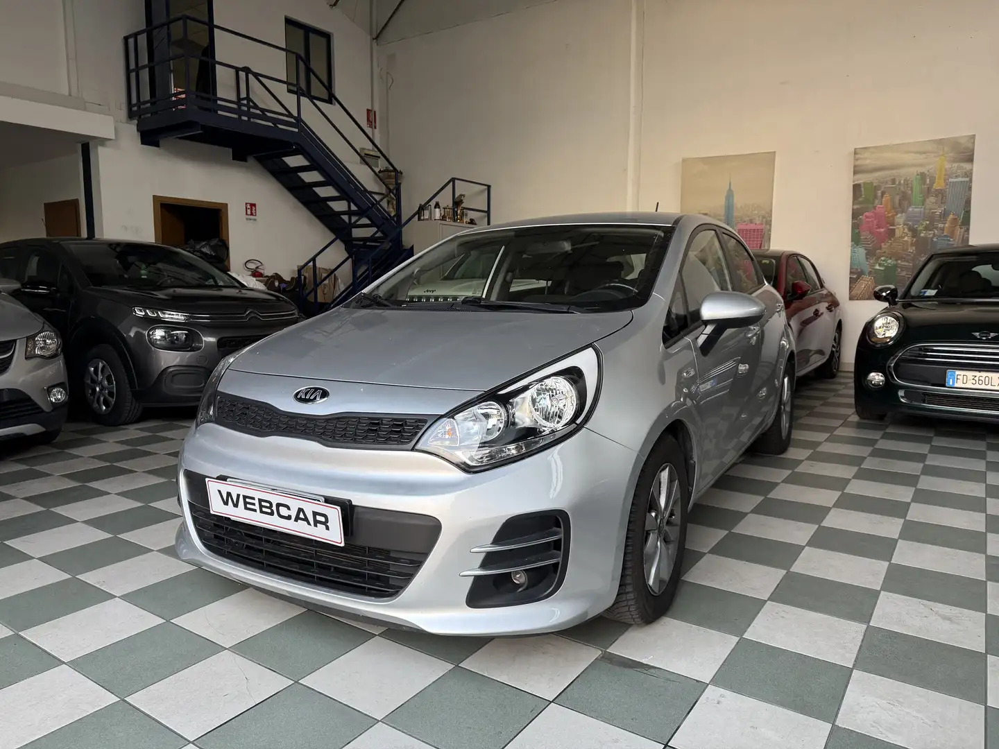 Kia Rio 5p 1.2 cvvt Active Collection Silber - 1