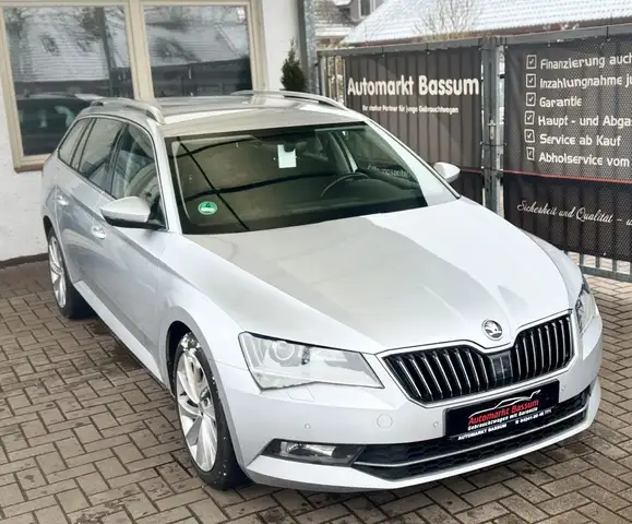 Skoda Superb Combi Style Auto.