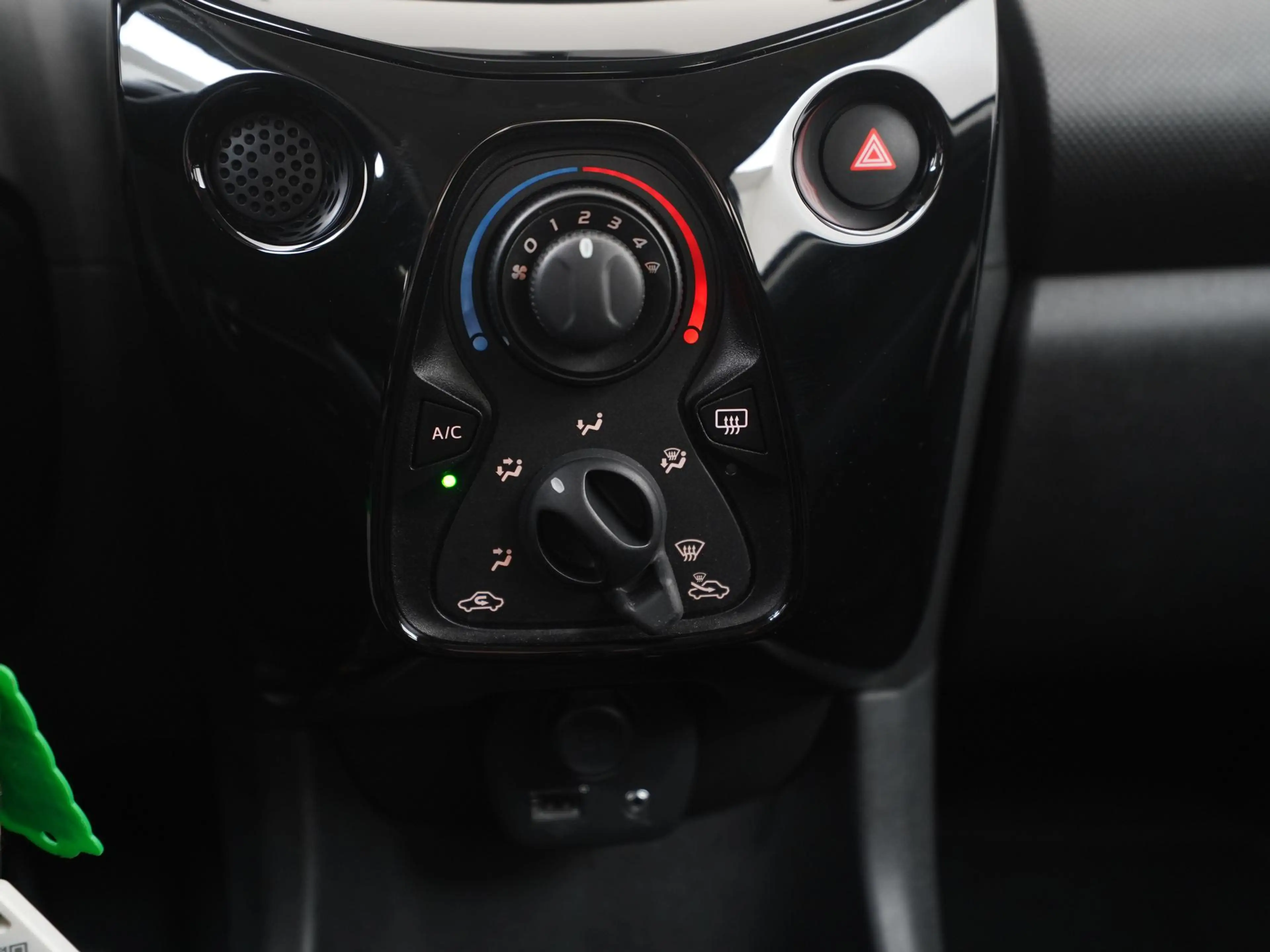 Citroen C1 1.0 VTi Feel | Camera | Apple/Android Carplay | Zo — photo 11