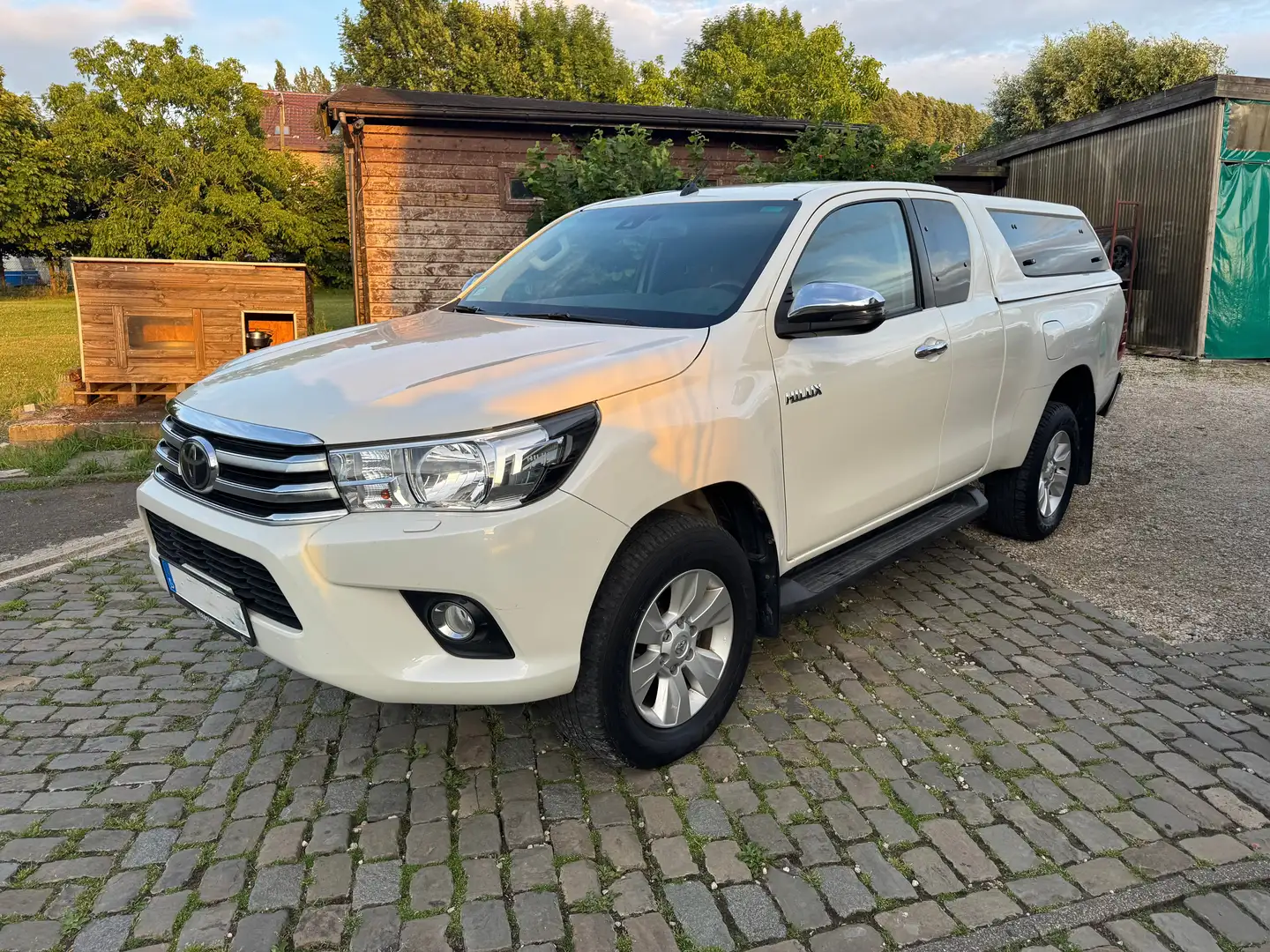 Toyota Hilux 2.4 D-4D 4WD Active White - 2
