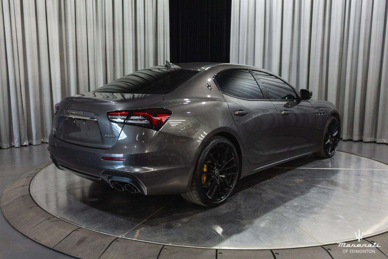 2022 Maserati Ghibli Modena Q4 — снимка 1