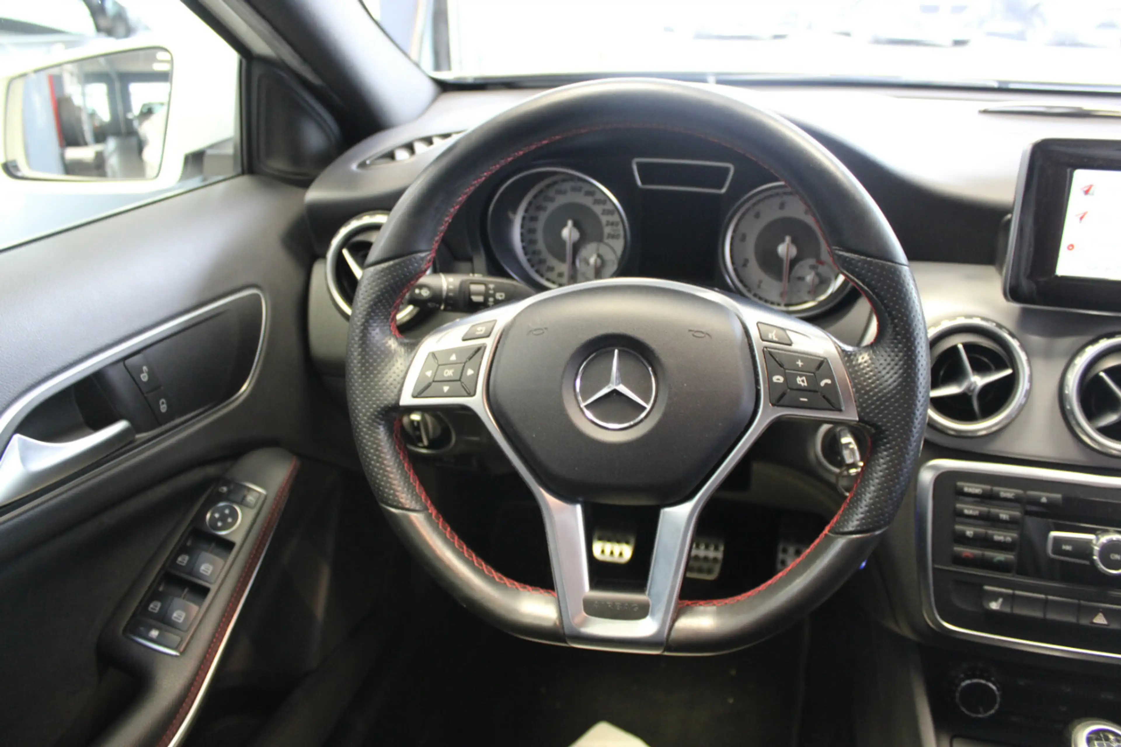 Mercedes-Benz GLA 200 Sport Utility Vehicle — photo 9