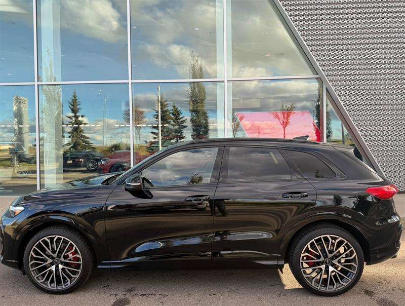 2025 Audi SQ5 Technik 3.0 TFSI quattro — photo 1