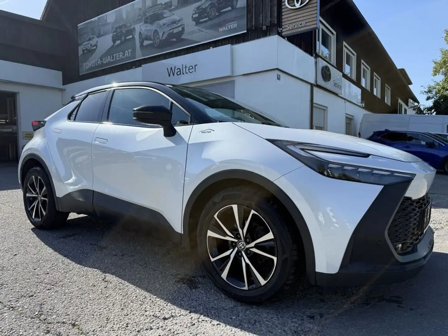 Toyota C-HR 1,8 Hybrid E-CVT Active Drive Weiß - 1