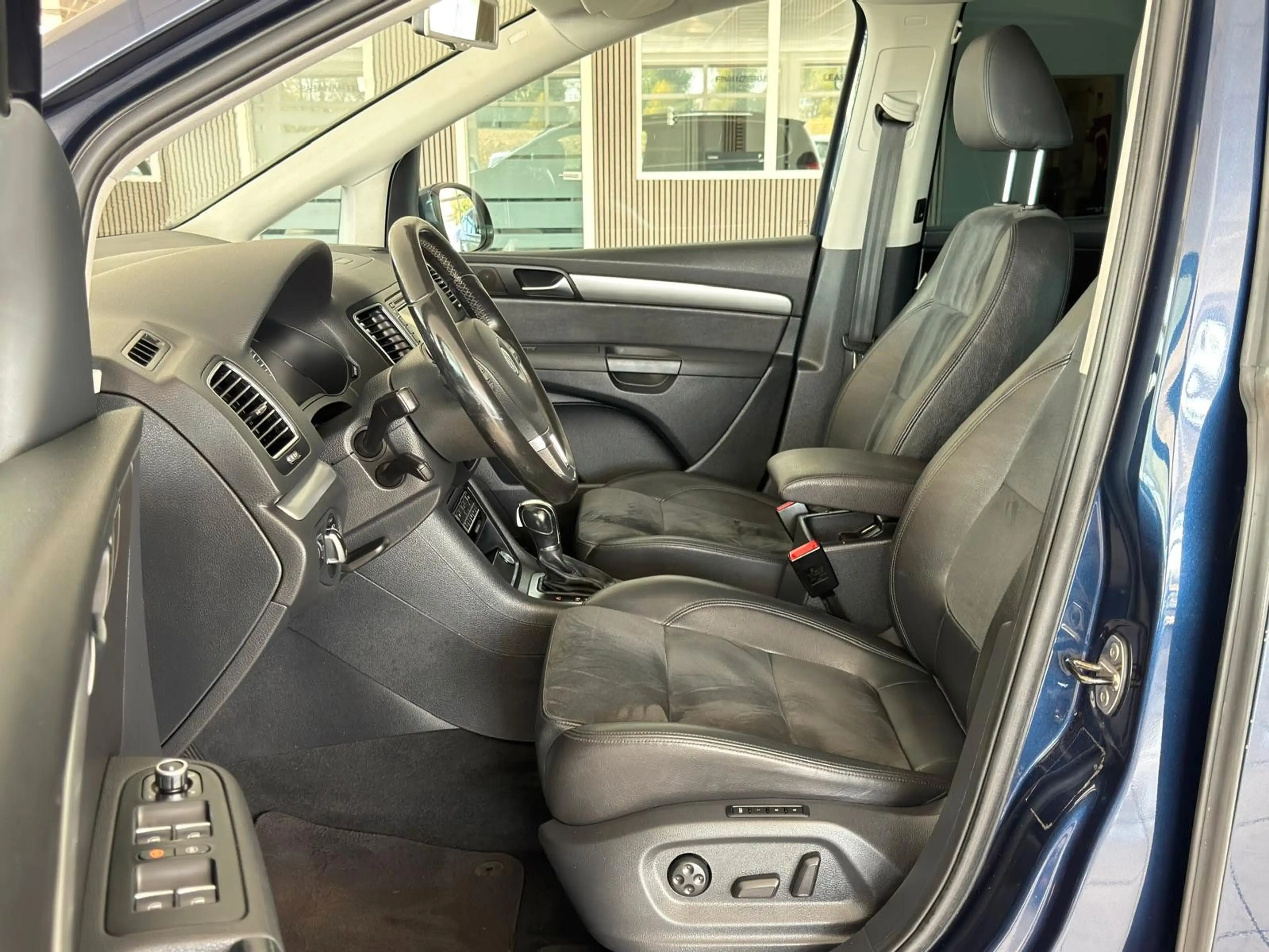 Volkswagen Sharan Highline+Bi-Xenon+7-Sitze+Kamera+EL-Türen — photo 12
