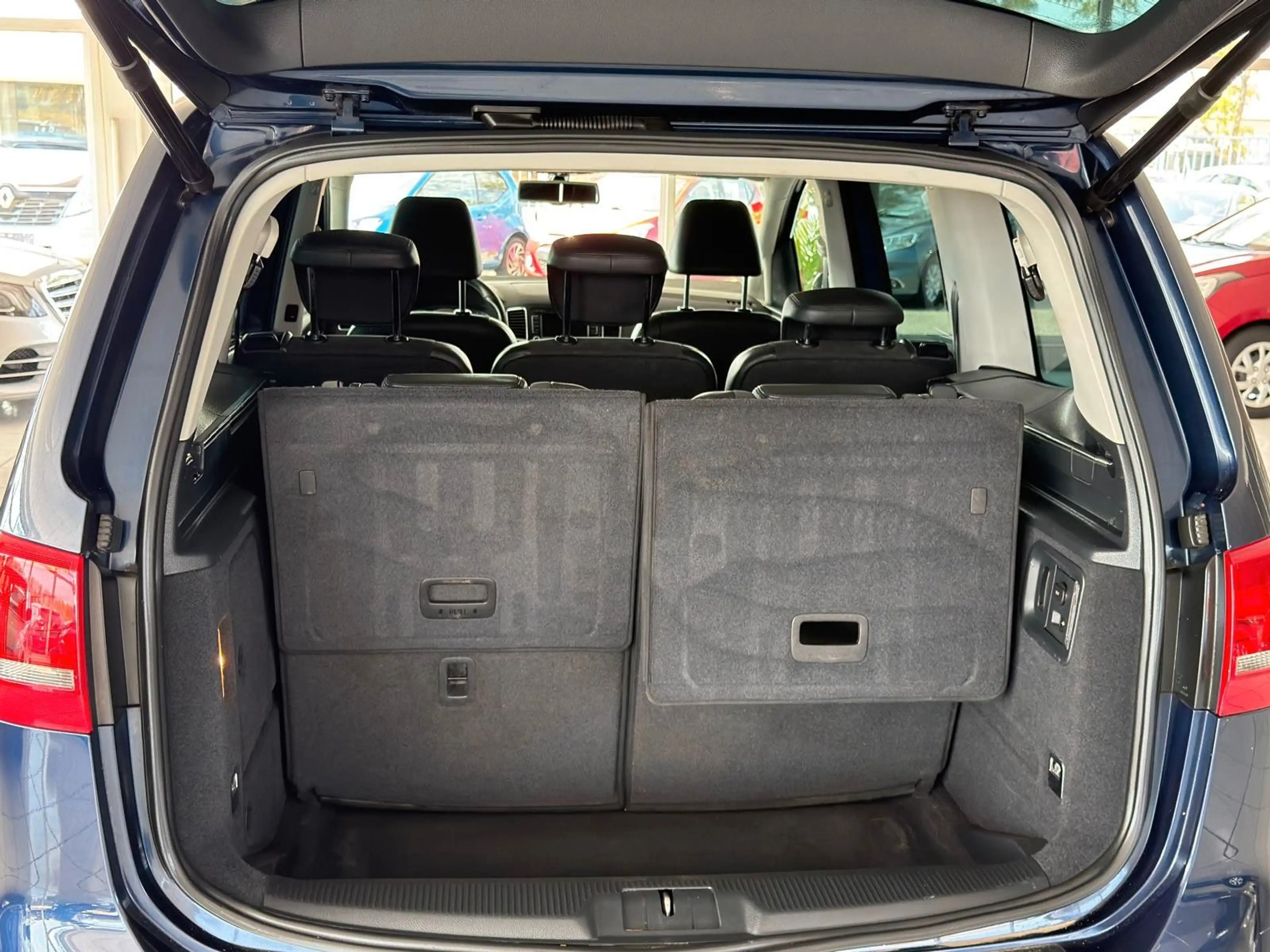 Volkswagen Sharan Highline+Bi-Xenon+7-Sitze+Kamera+EL-Türen — photo 6