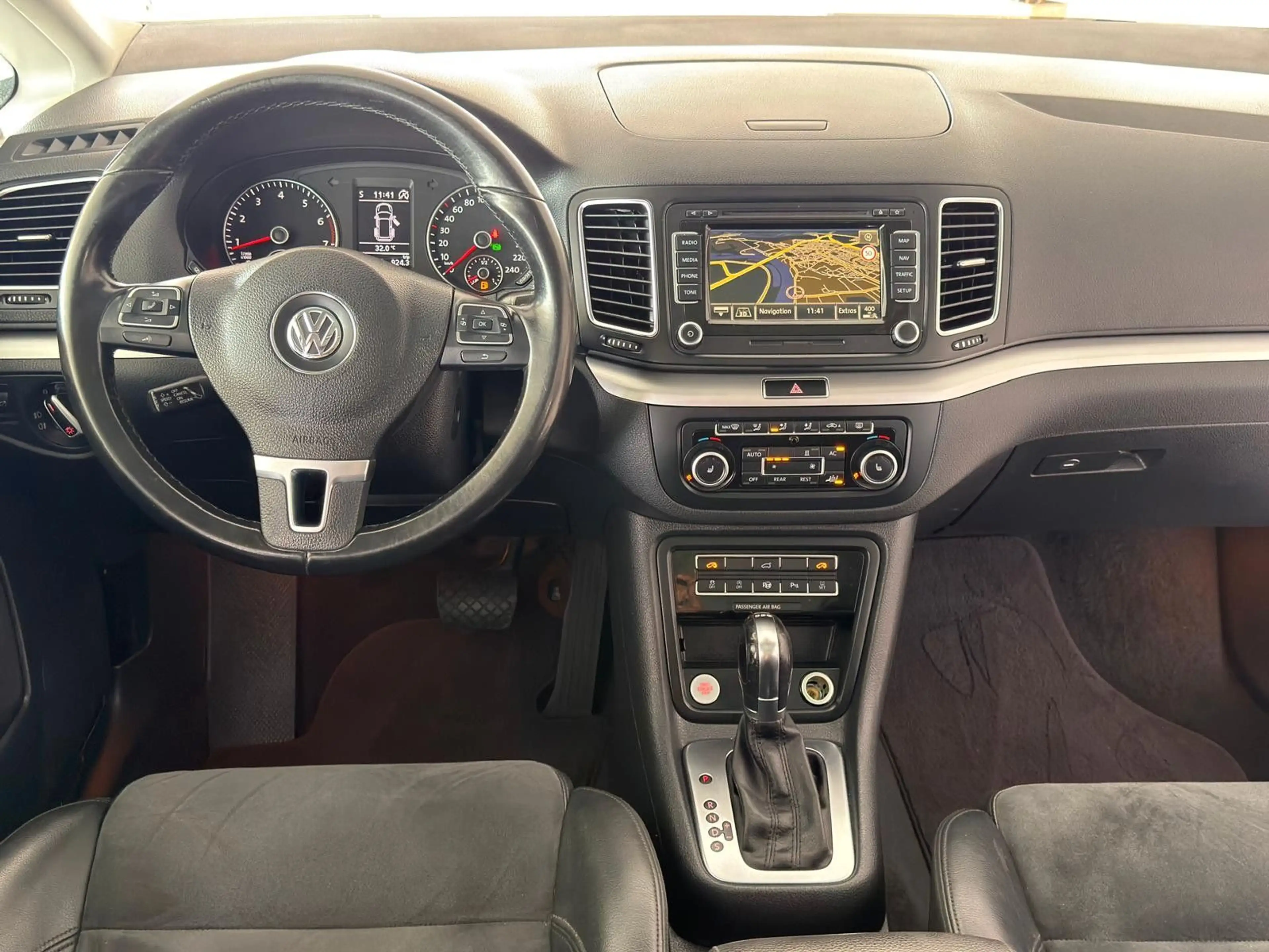 Volkswagen Sharan Highline+Bi-Xenon+7-Sitze+Kamera+EL-Türen — photo 15