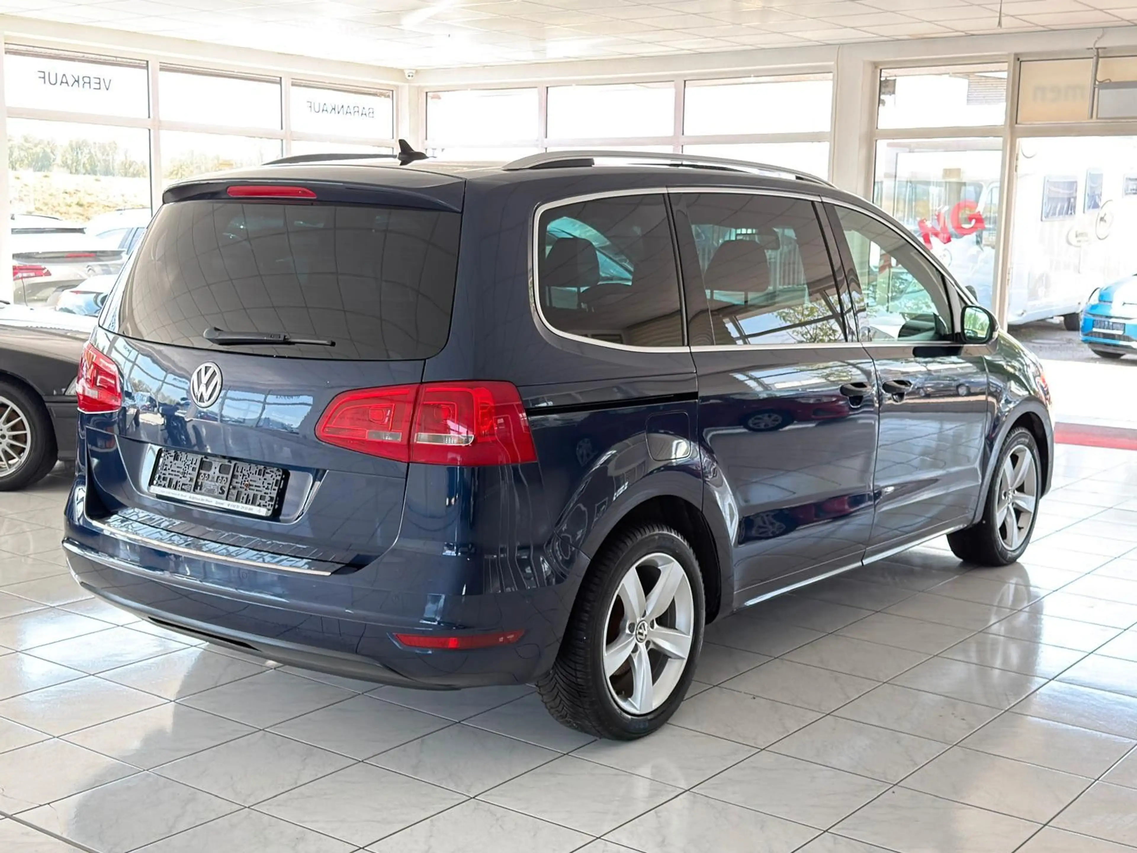 Volkswagen Sharan Highline+Bi-Xenon+7-Sitze+Kamera+EL-Türen — photo 4