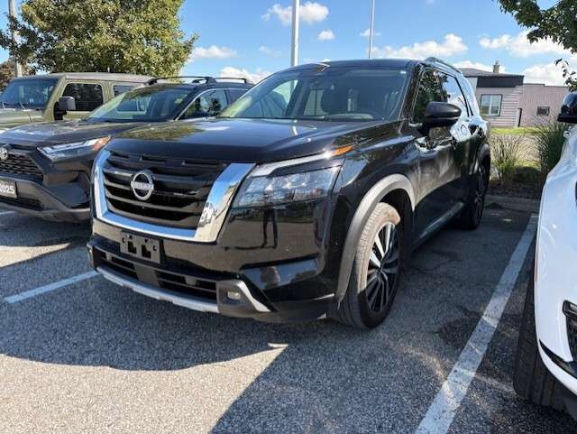 2025 Nissan Pathfinder Platinum 4WD 1-OWNER!!!