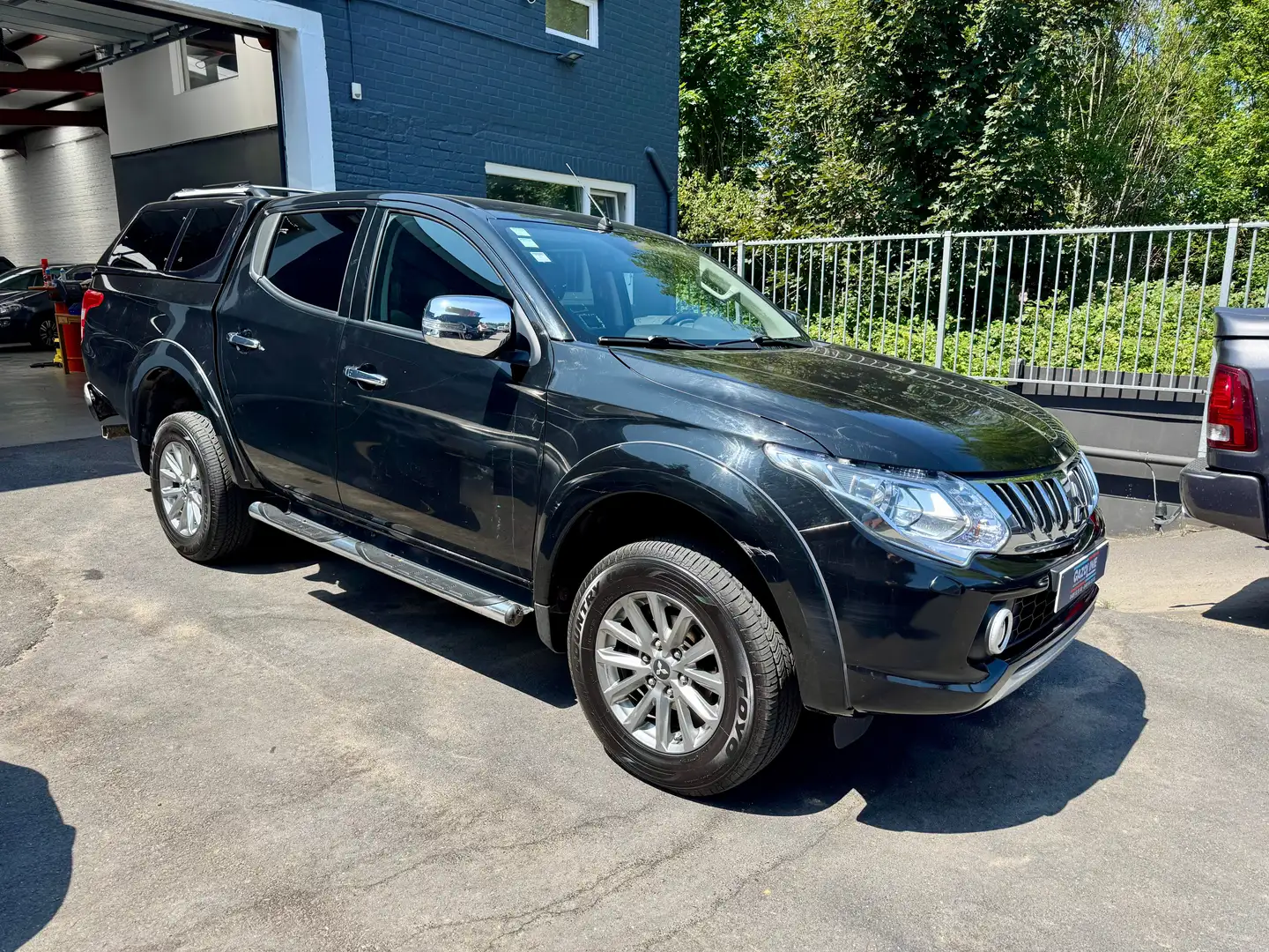 Mitsubishi L200 2.4 DI-D 4WD Intense Belgium car TVAC Noir - 2