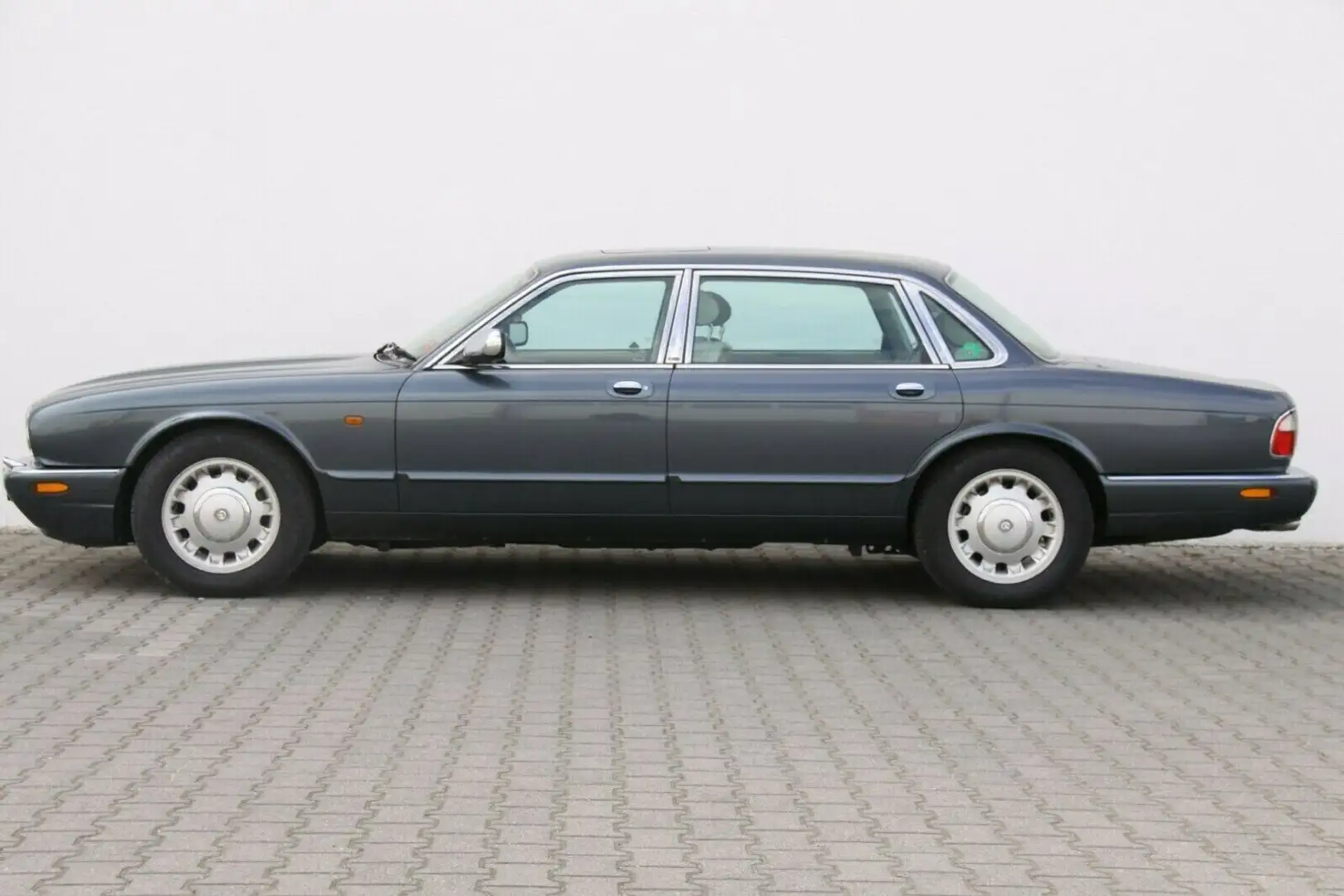 Jaguar Daimler V8 Langversion 2 Jahre Garantie Grigio - 2