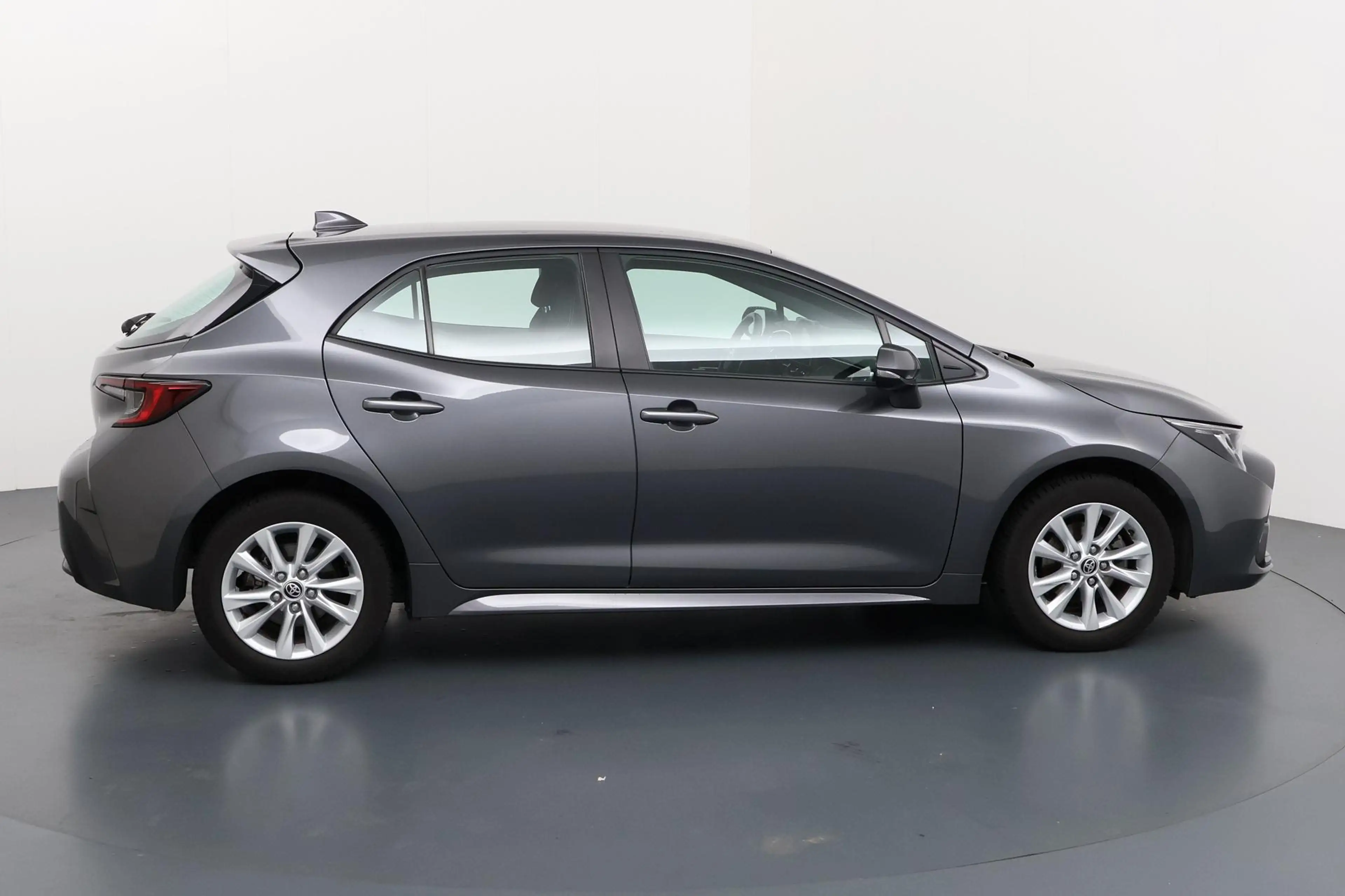 Toyota Corolla Hybrid 140 Active - Zuinige Hybride met Bewezen Be — photo 11