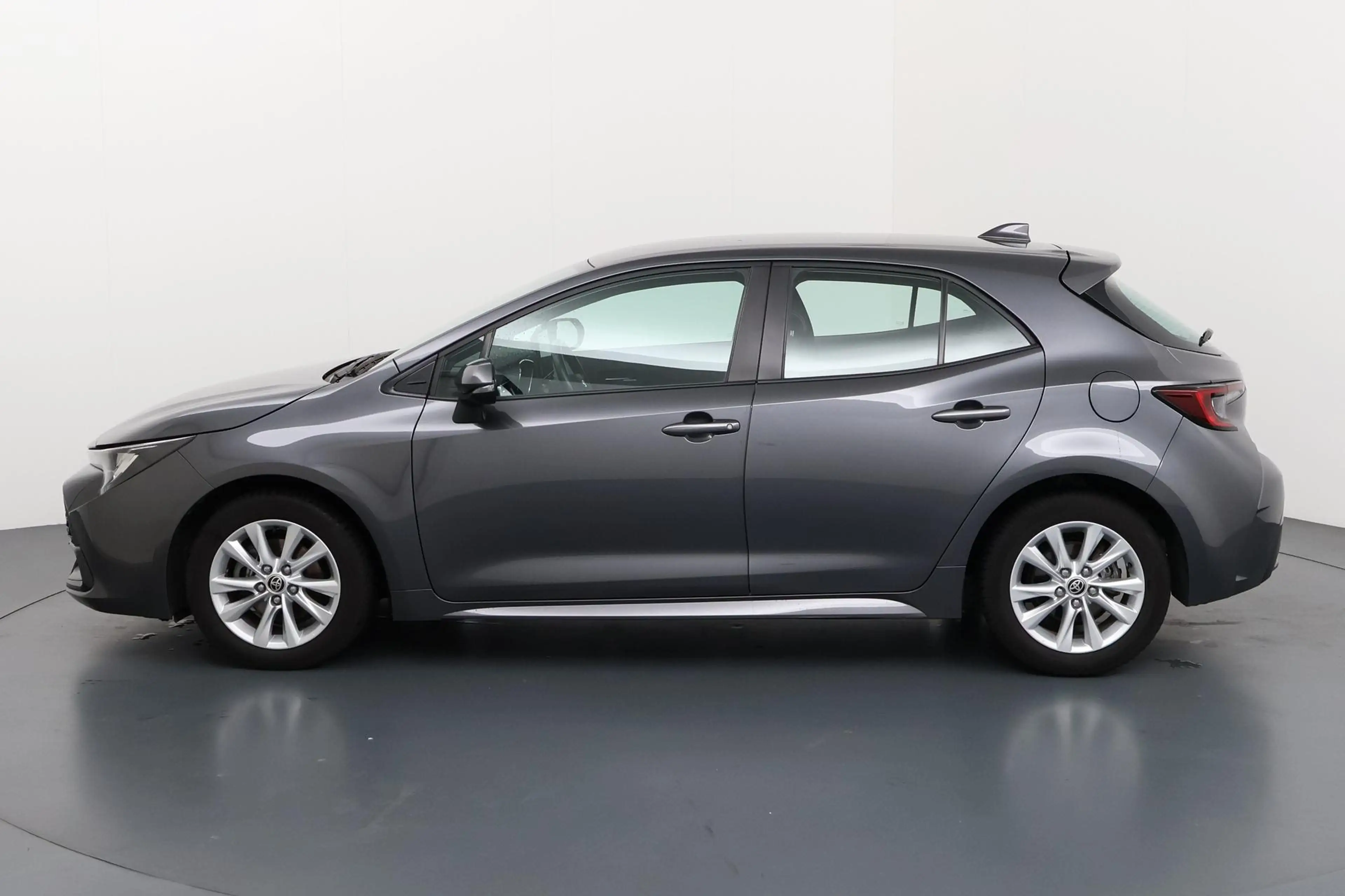 Toyota Corolla Hybrid 140 Active - Zuinige Hybride met Bewezen Be — photo 12