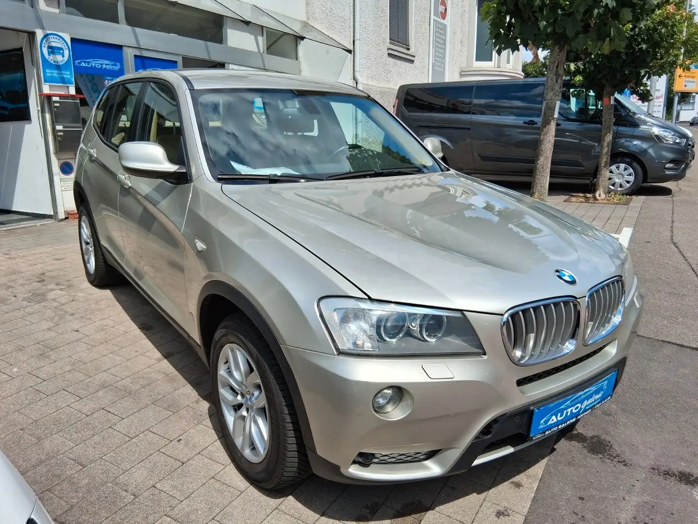 BMW X3 xDrive 30d *Beschreibung Lesen* Xenon/Navi Silber - 2