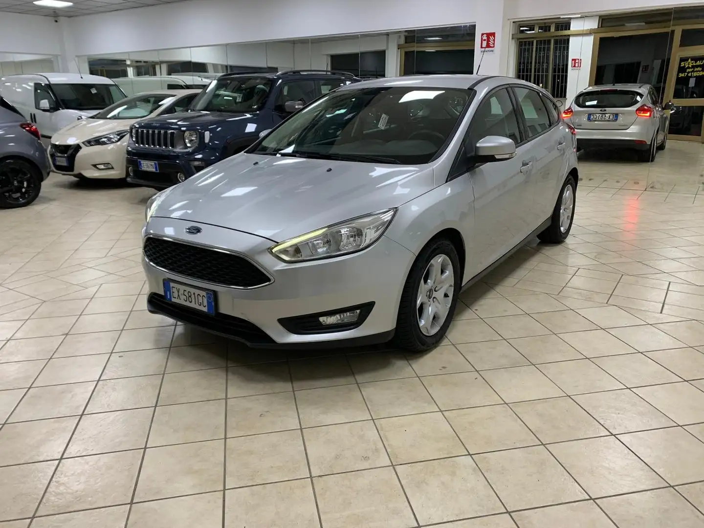 Ford Focus Focus 5p 1.0 ecoboost Plus s Zilver - 1