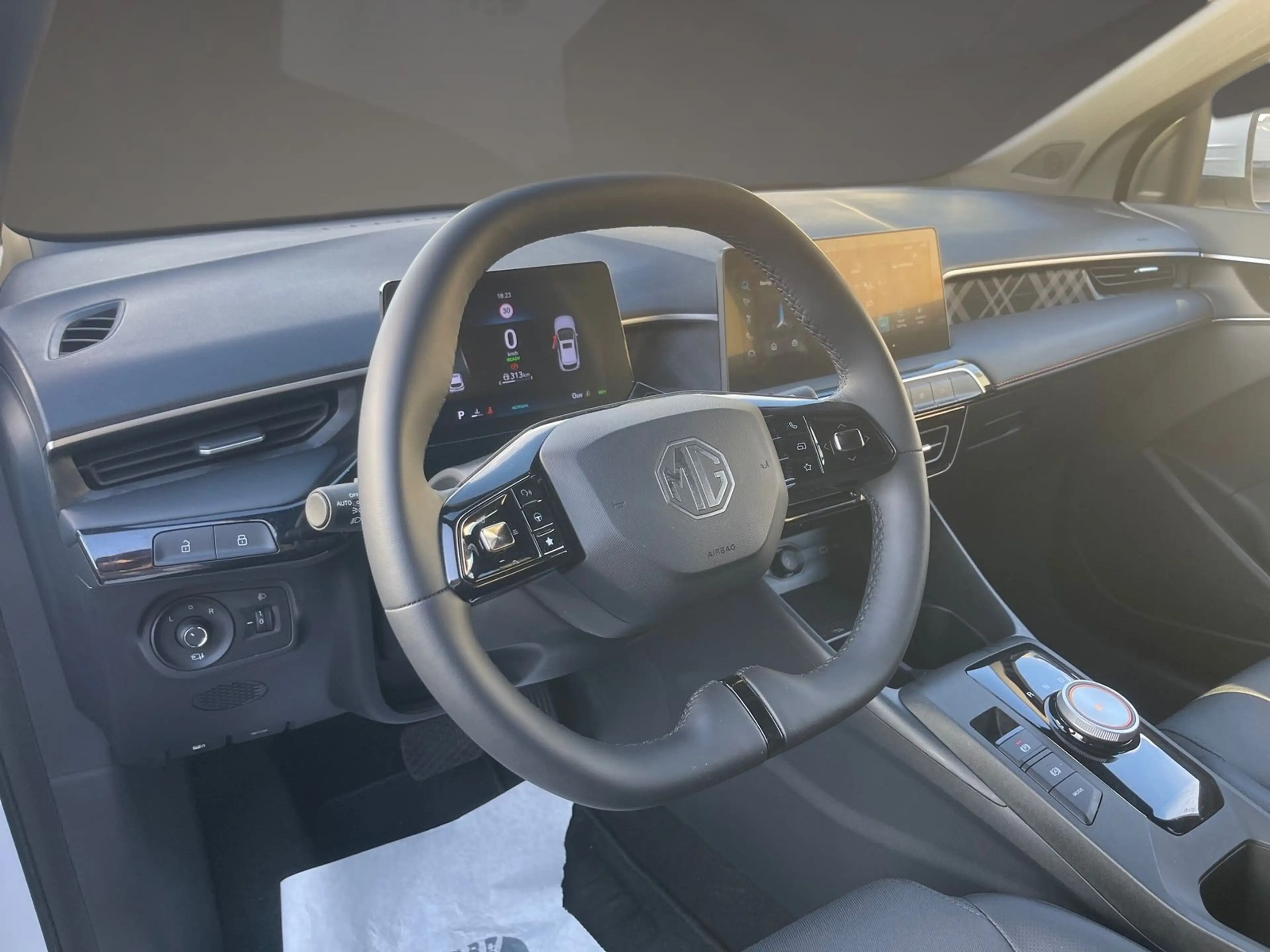 MG MG3 1.5 Hybrid+ 143kW Luxury Navi Kamera PDC ACC — photo 9