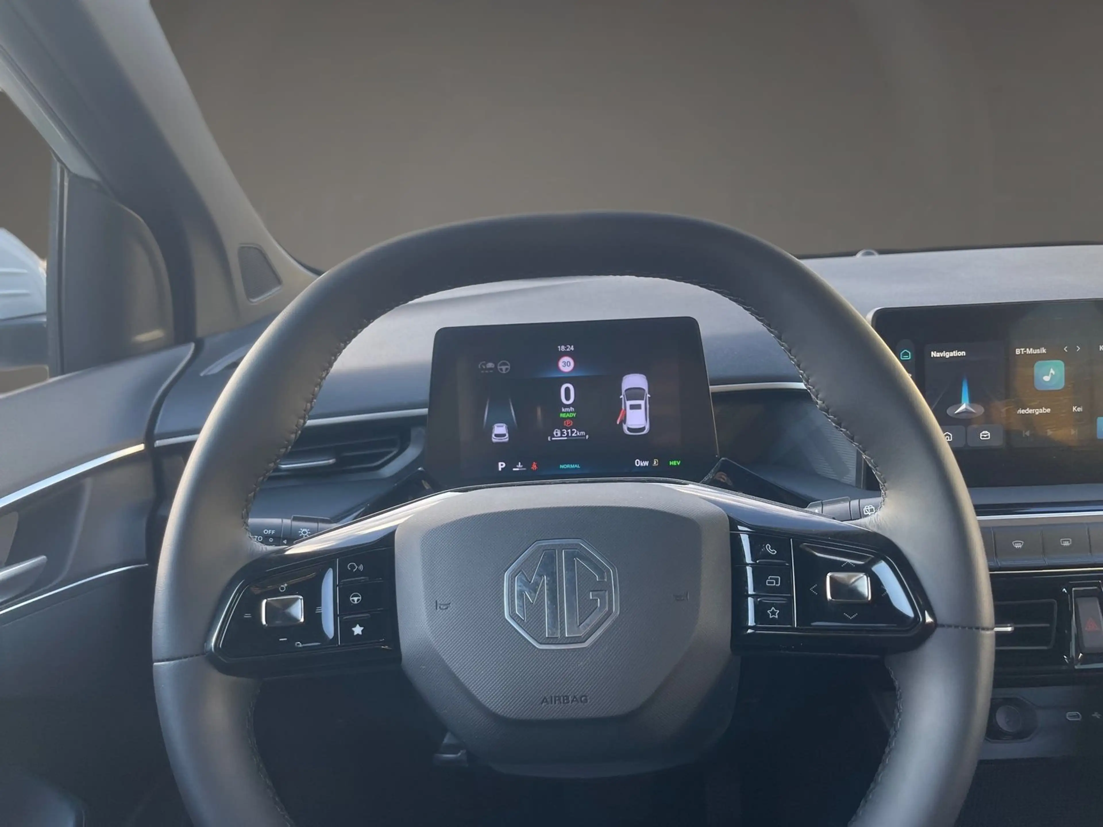 MG MG3 1.5 Hybrid+ 143kW Luxury Navi Kamera PDC ACC — photo 11