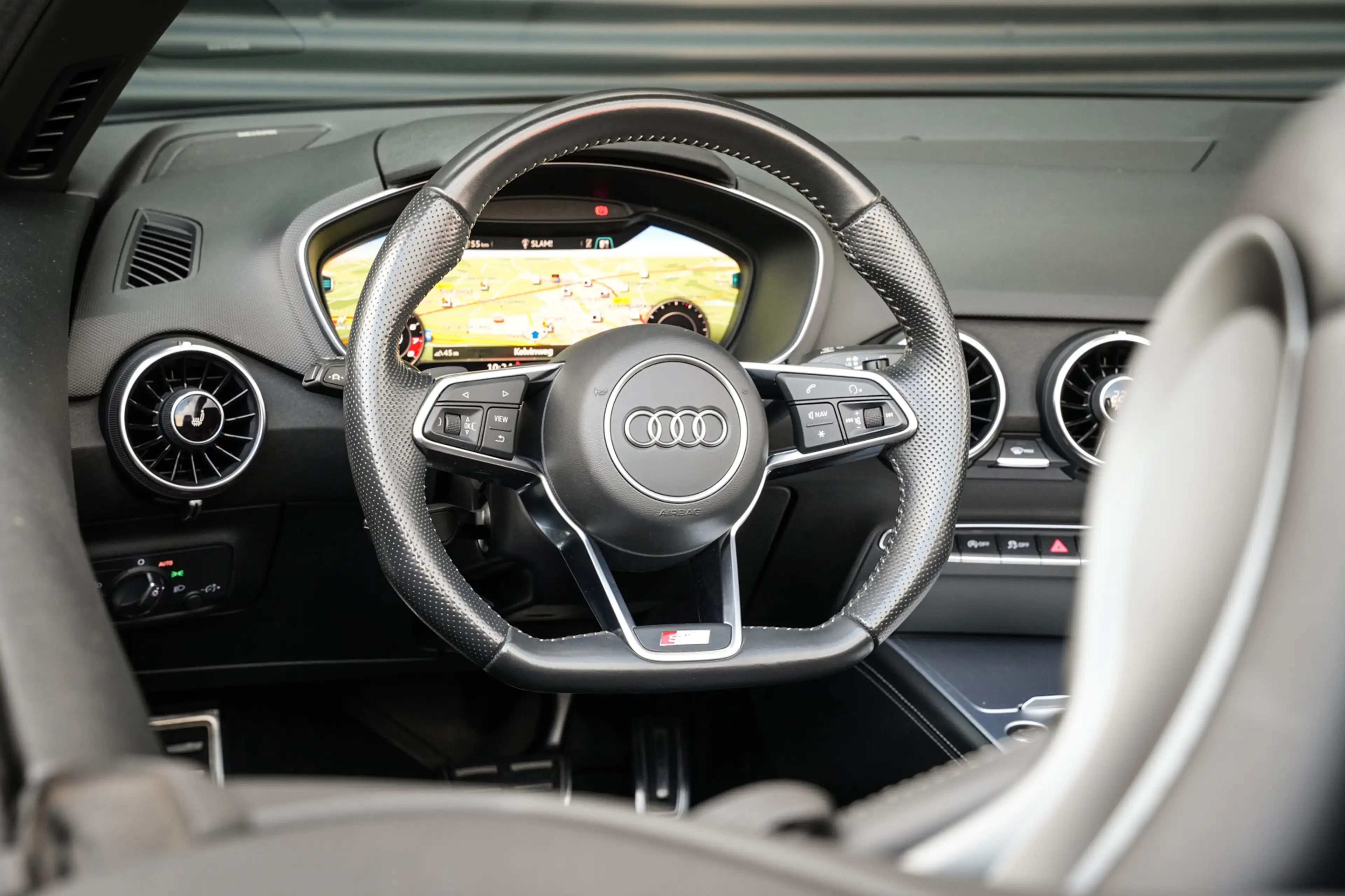 Audi TT Roadster 2.0 TFSI Competition | Virtual Dashboard — photo 9