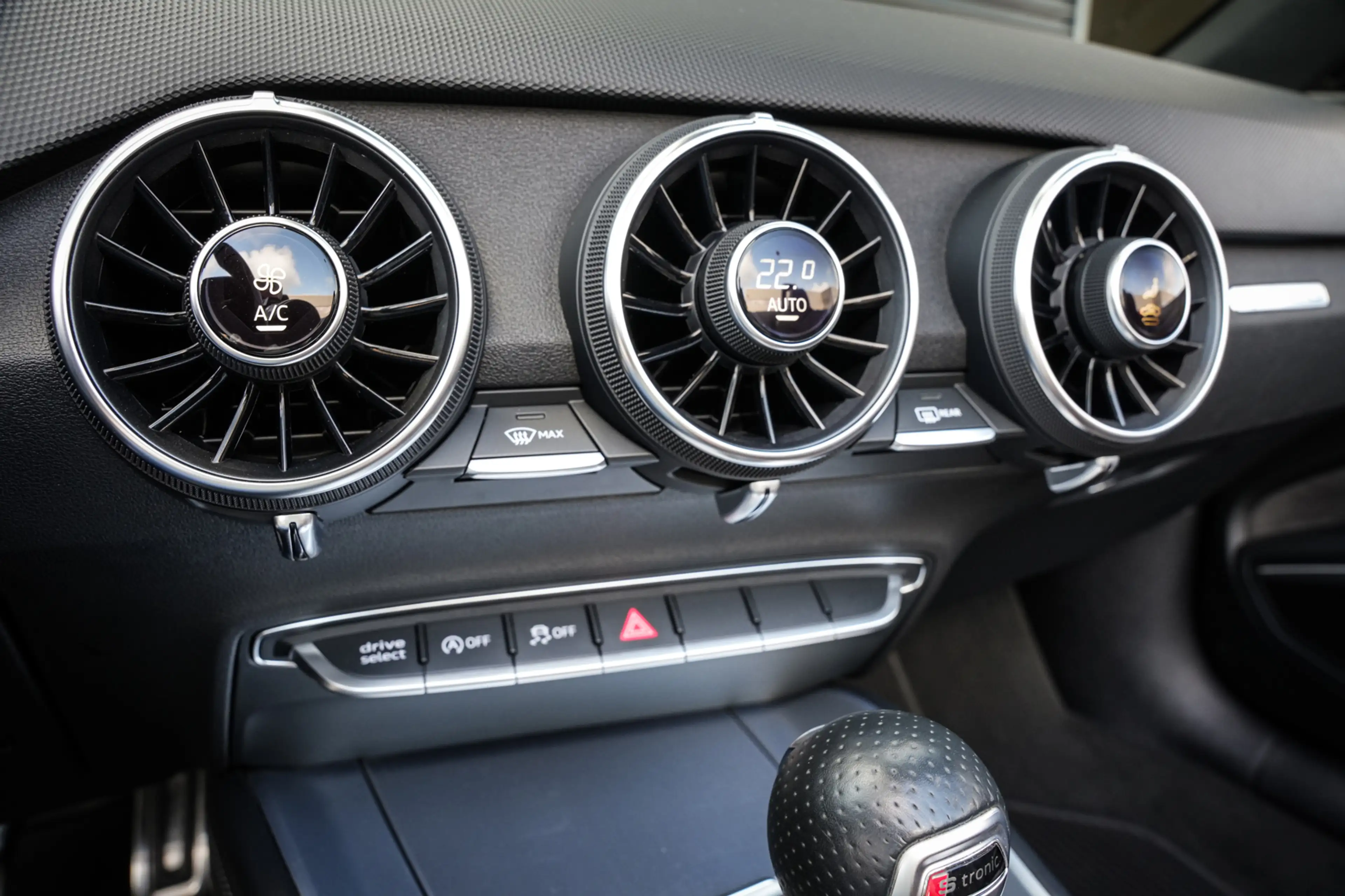 Audi TT Roadster 2.0 TFSI Competition | Virtual Dashboard — photo 28