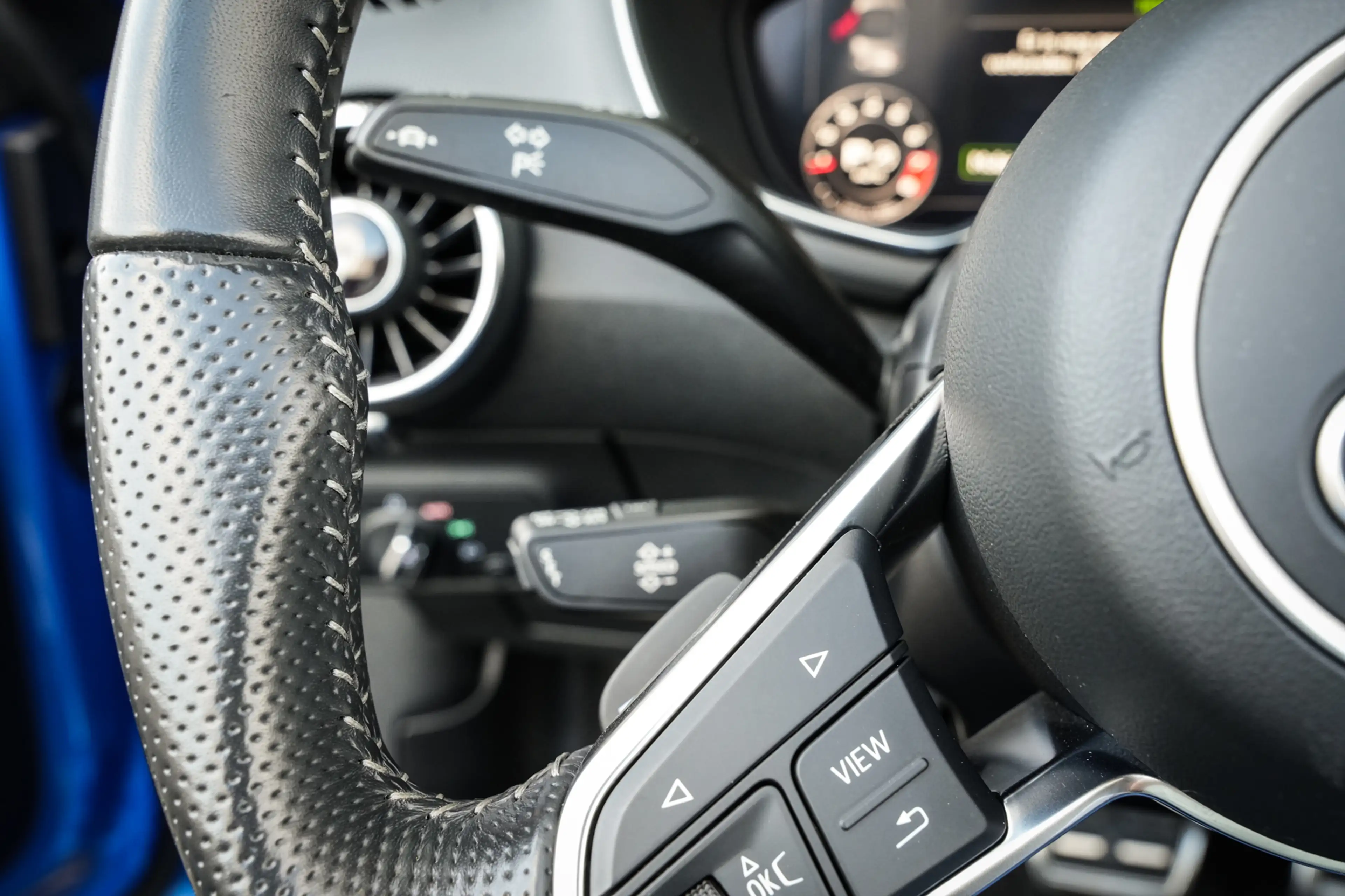 Audi TT Roadster 2.0 TFSI Competition | Virtual Dashboard — photo 22