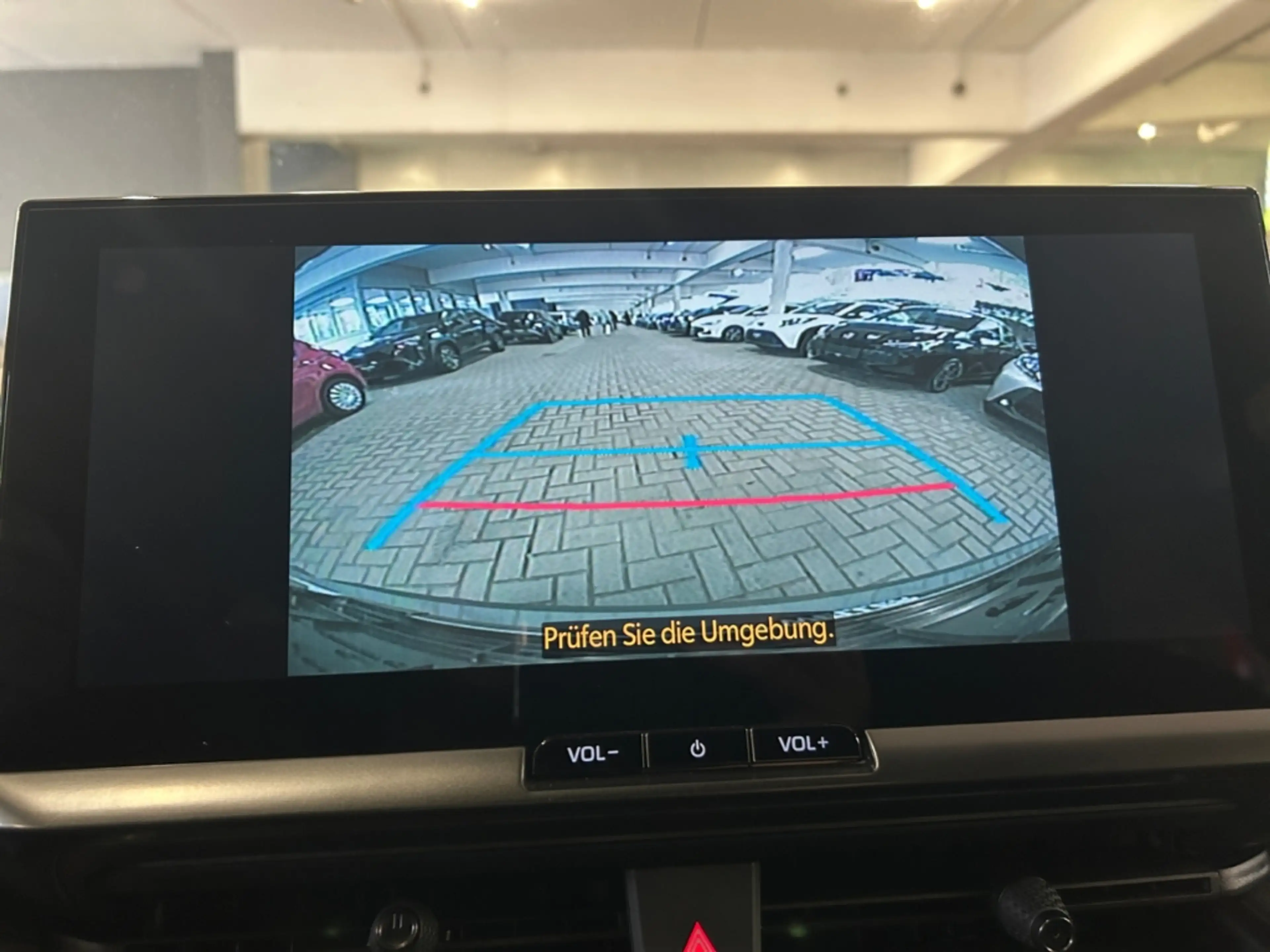 Toyota C-HR 2.0 Plug-In Hybrid Teamplayer *Technik Paket* — photo 15