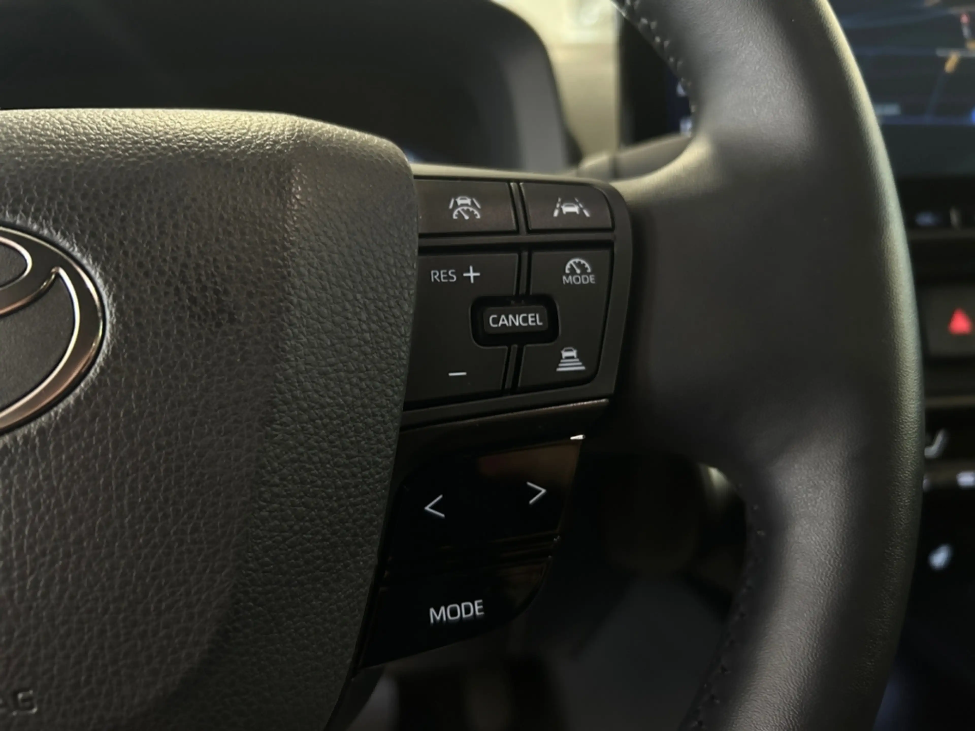Toyota C-HR 2.0 Plug-In Hybrid Teamplayer *Technik Paket* — photo 12
