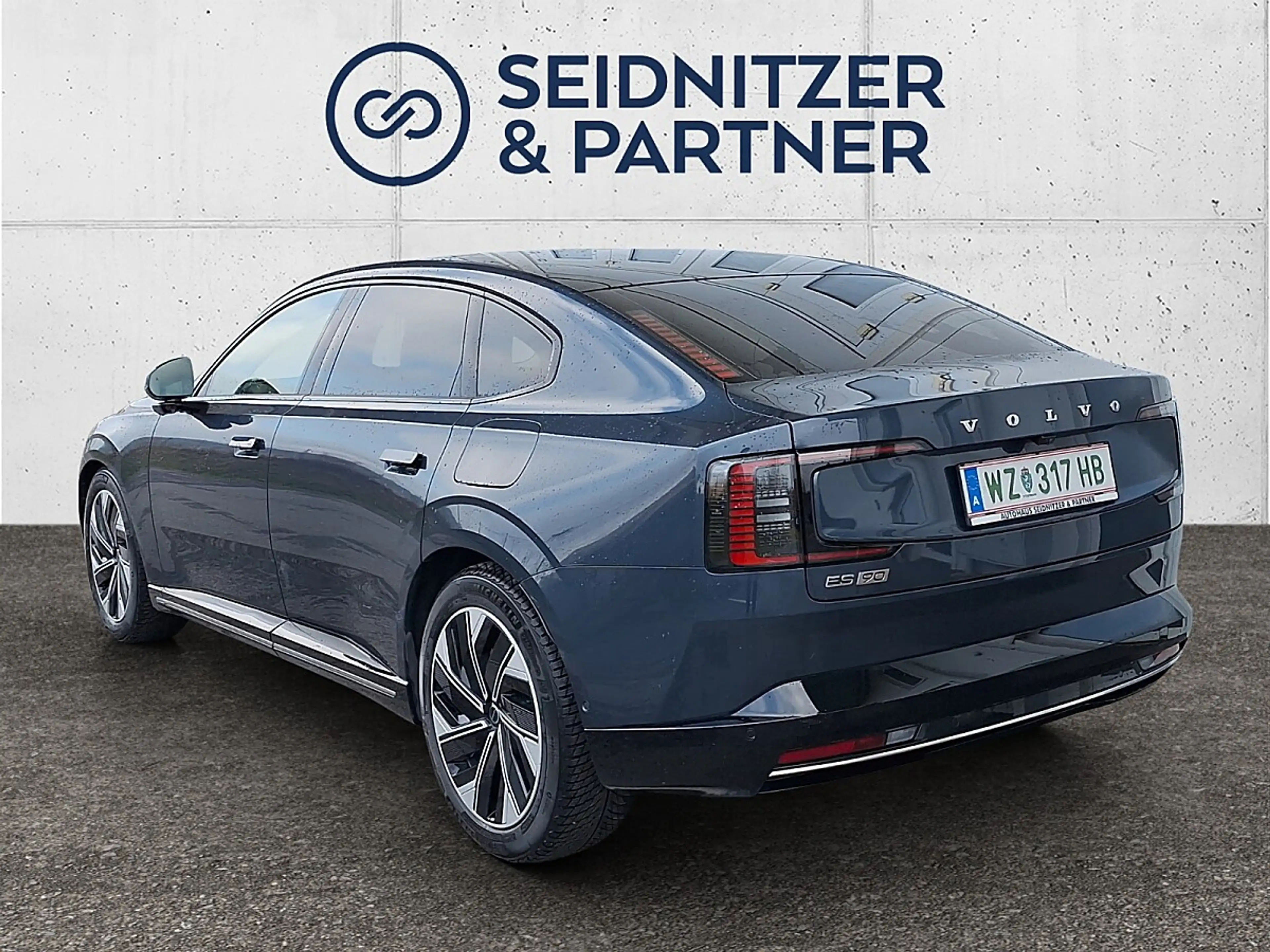 Volvo ES90 Single Motor Extended Range 92kWh Ultra — photo 4