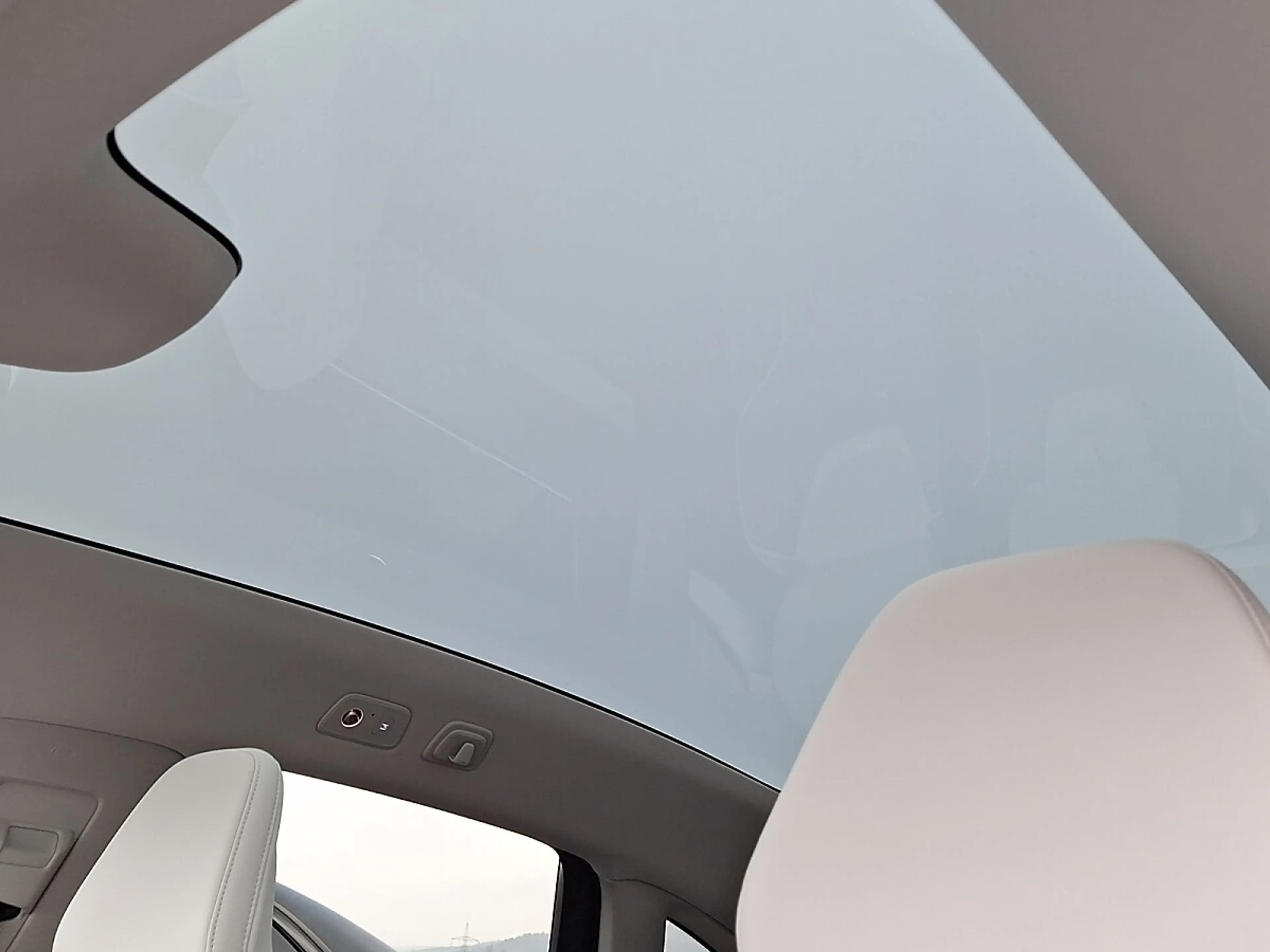 Volvo ES90 Single Motor Extended Range 92kWh Ultra — photo 13