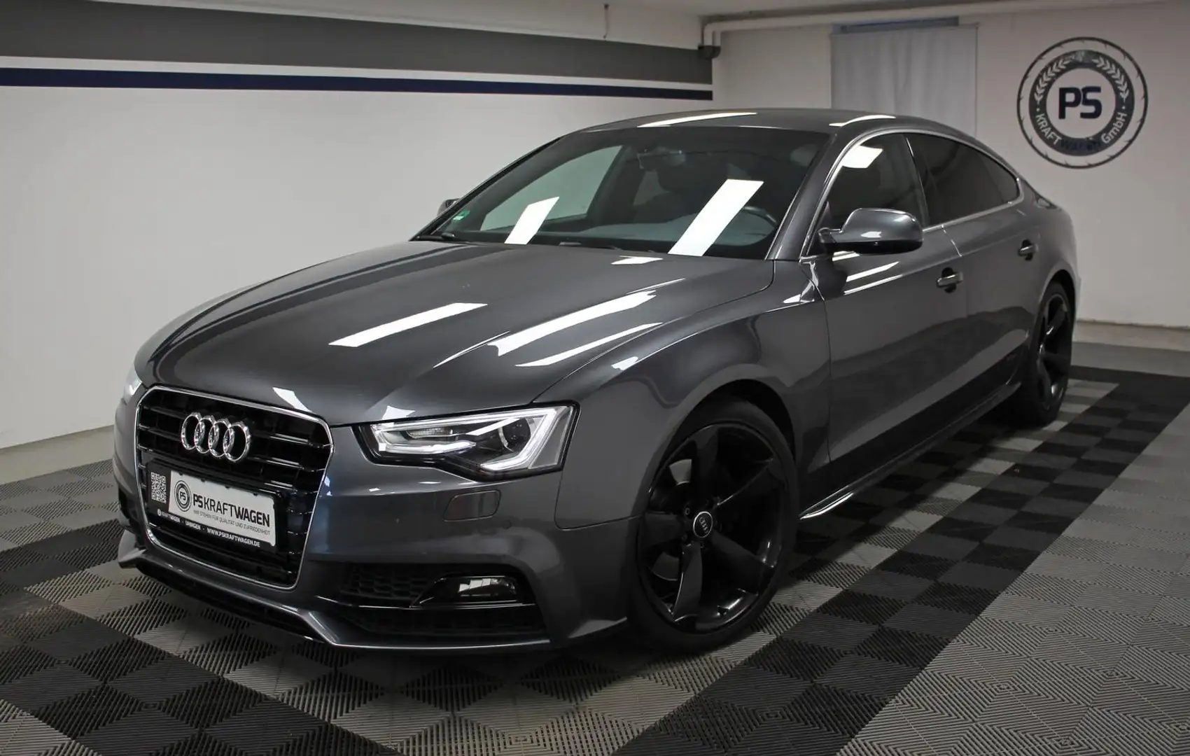 Audi A5 Sb. 1.8 TFSI S line S-tr. ACC XENON TOTW NAVI Grijs - 1