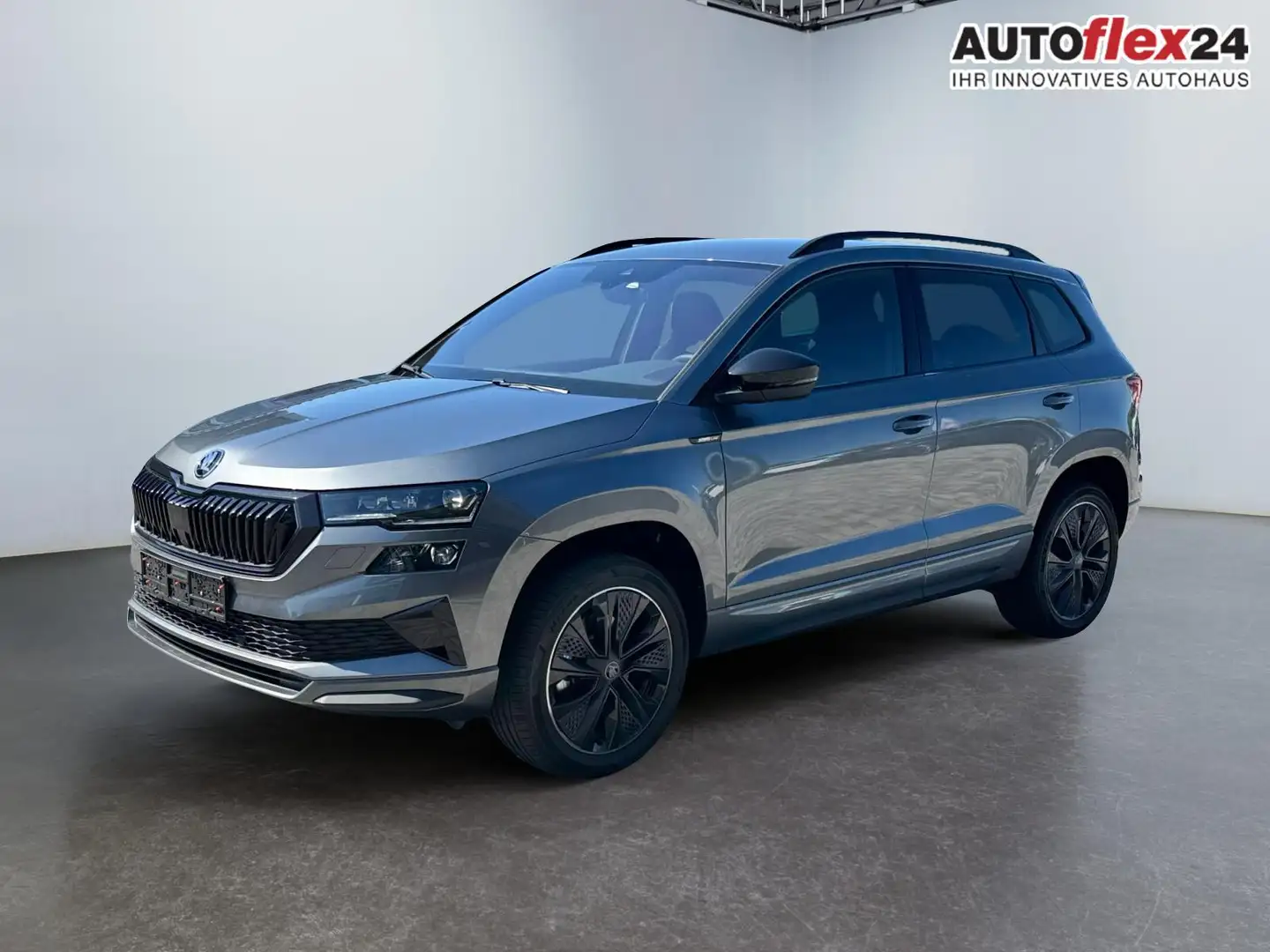 Skoda Karoq 1,5 TSI DSG Sportline 2ZKli ACC Cant 4xSHZ PDC ... Grau - 2